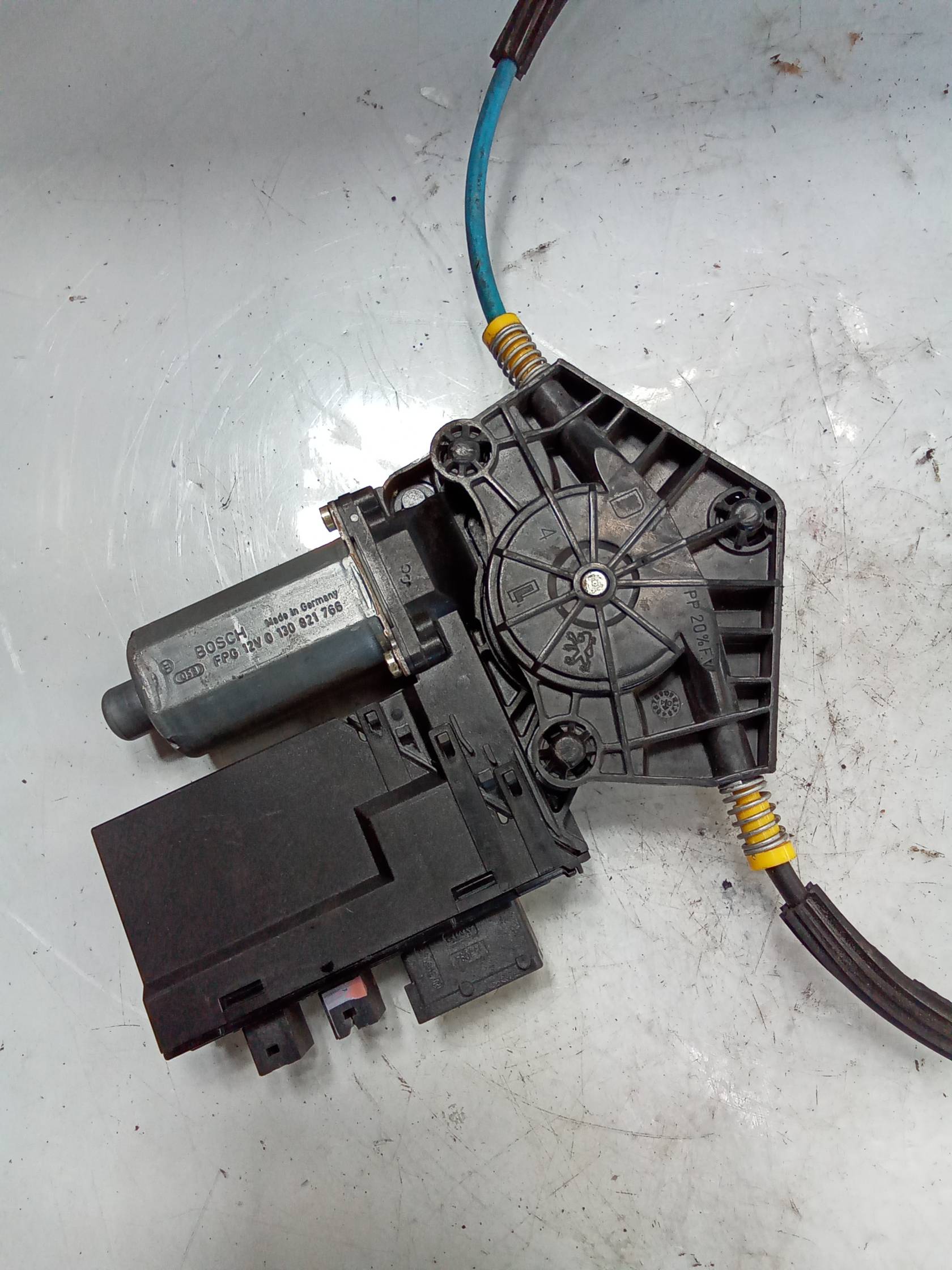 Alzacristallo elettr. porta ant. con motorino dx.