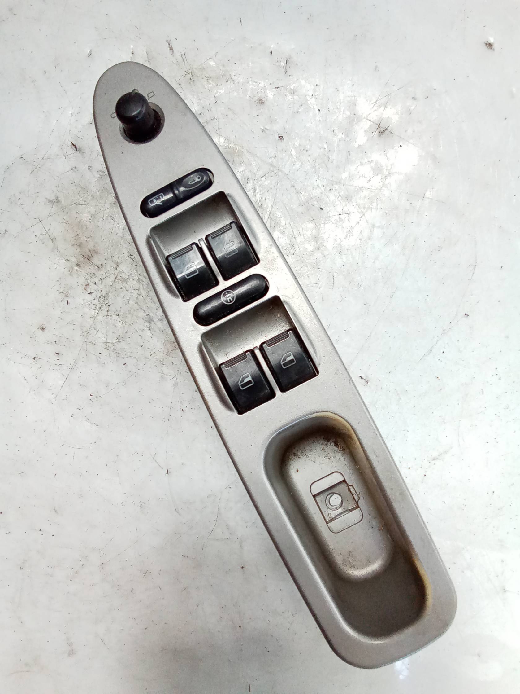 Blocco comandi alzacristalli e retrovisori est. sx.