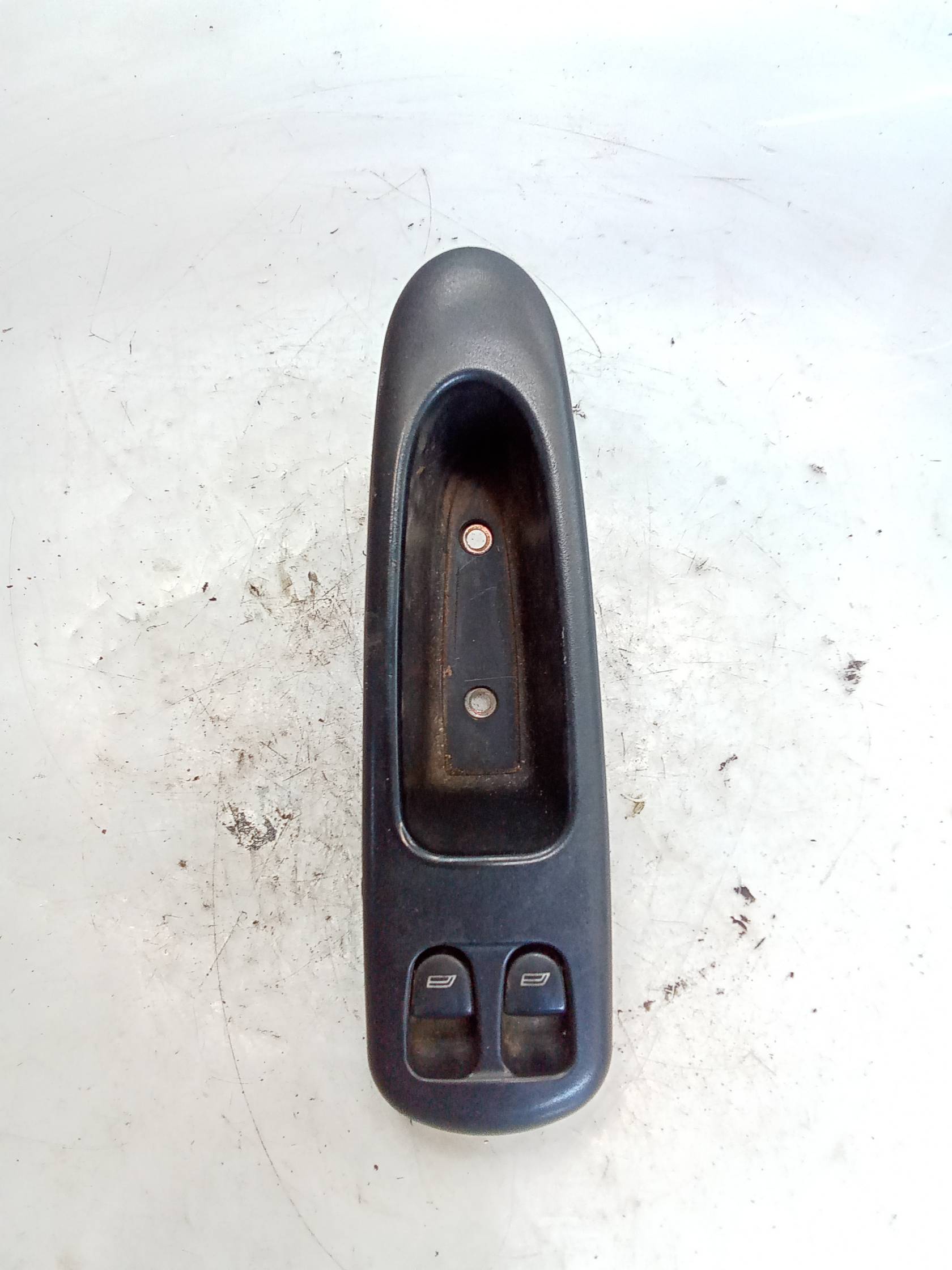 Blocco comandi alzacristalli sx.