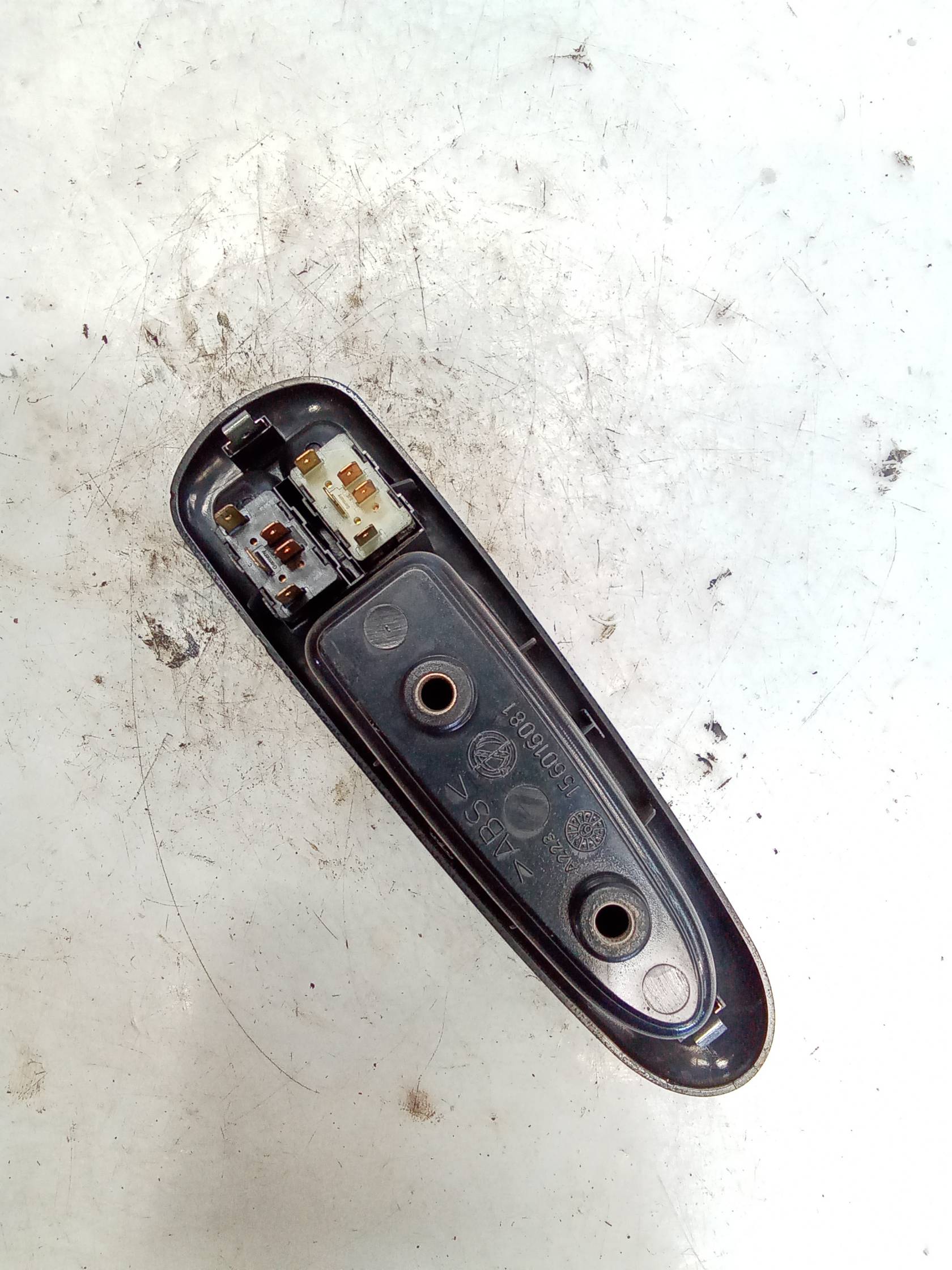 Blocco comandi alzacristalli sx.