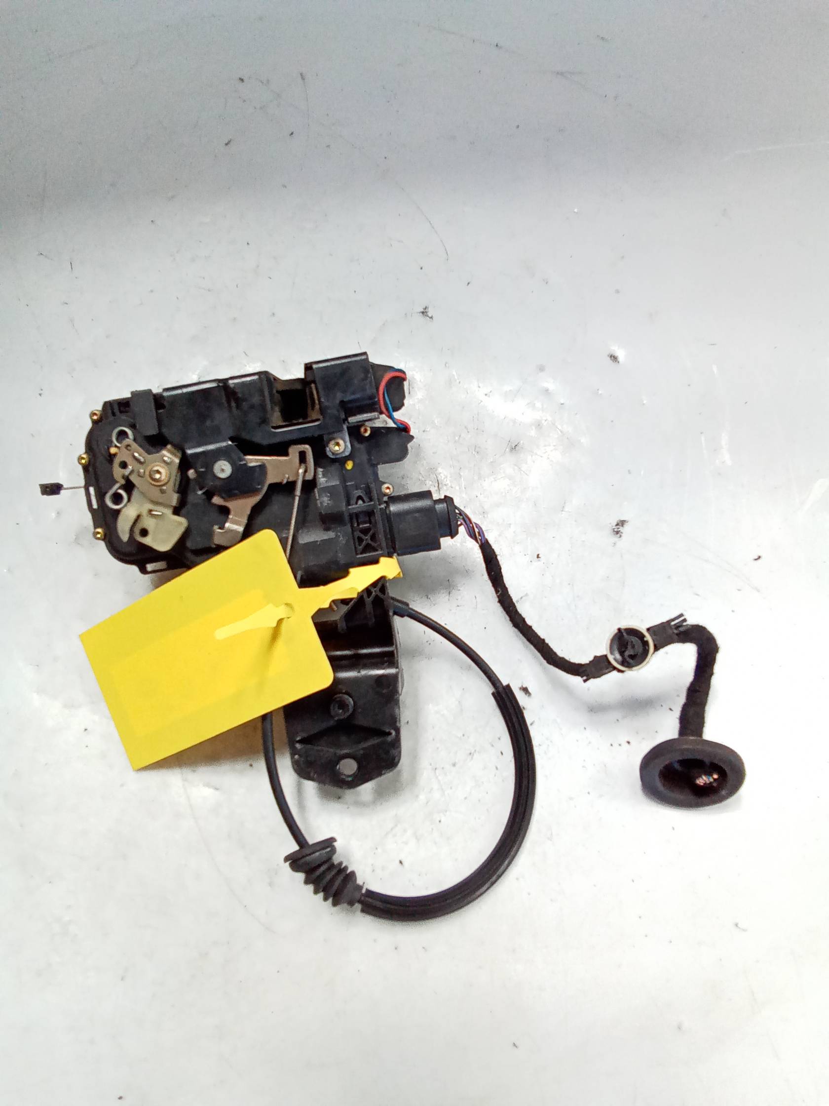 Serratura chiusura c.zta porta ant. dx. Serratura chiusura c.zta porta ant. dx.