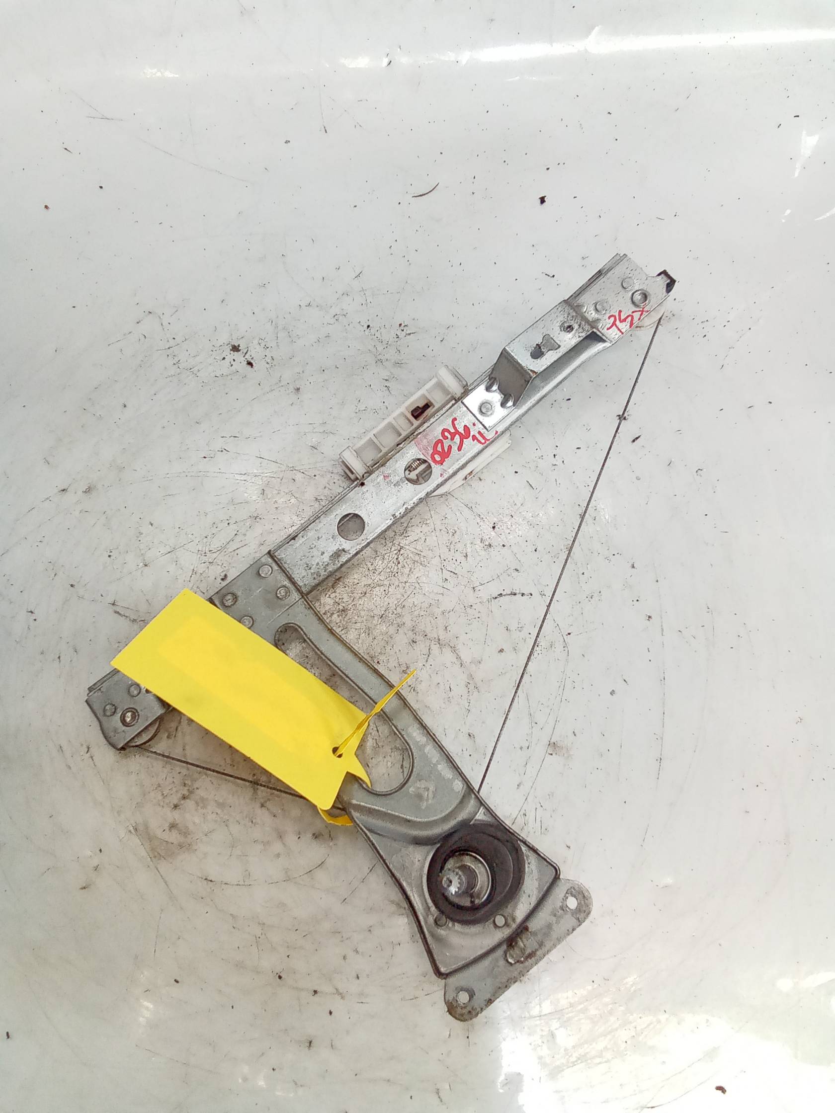 Alzacristallo porta post. sx.