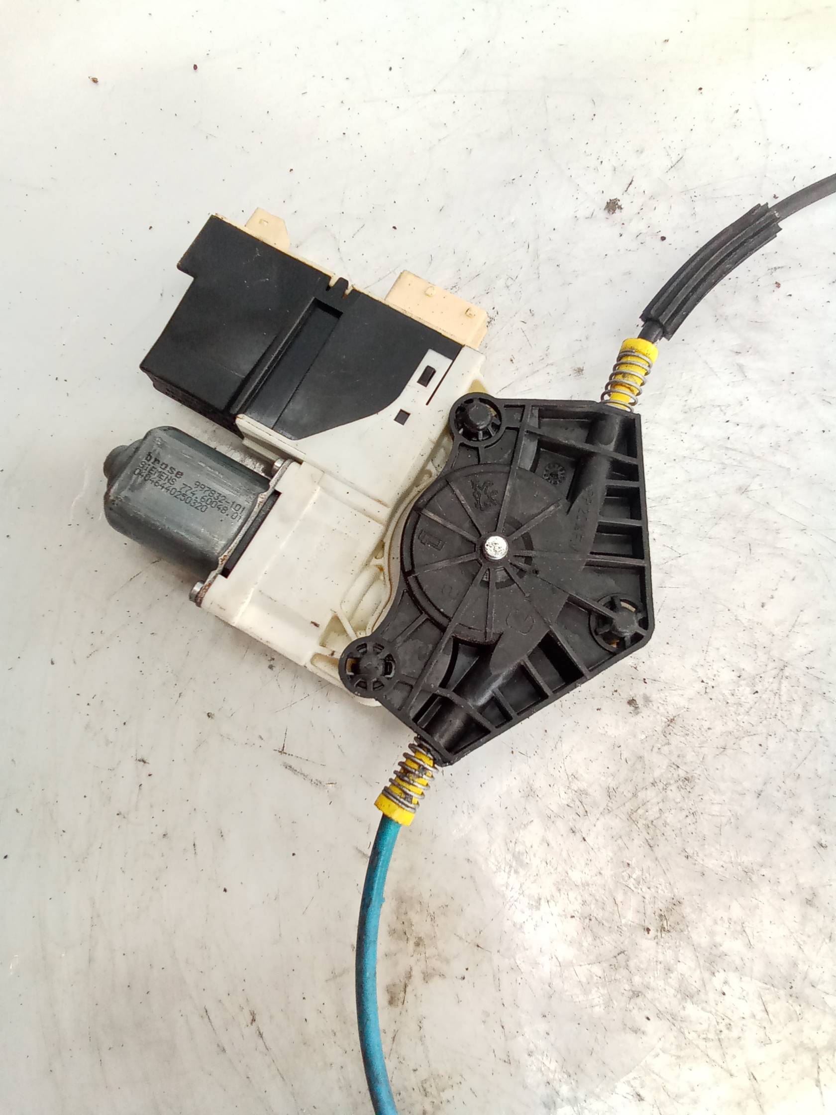 Alzacristallo elettr. porta ant. sx.