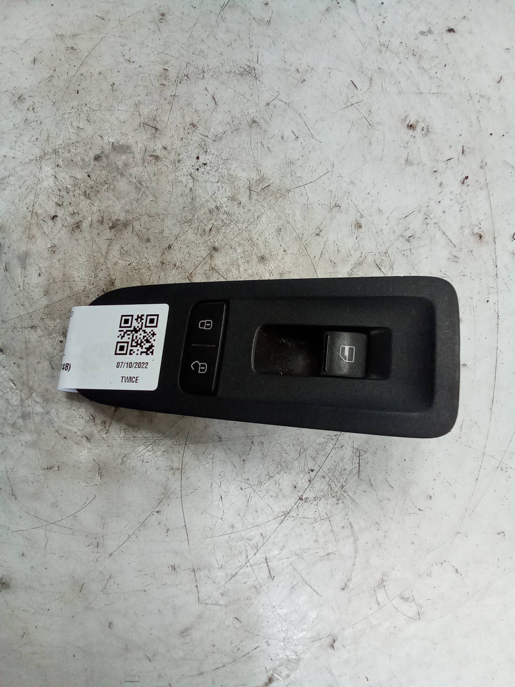 Blocco comandi alzacristalli sx.