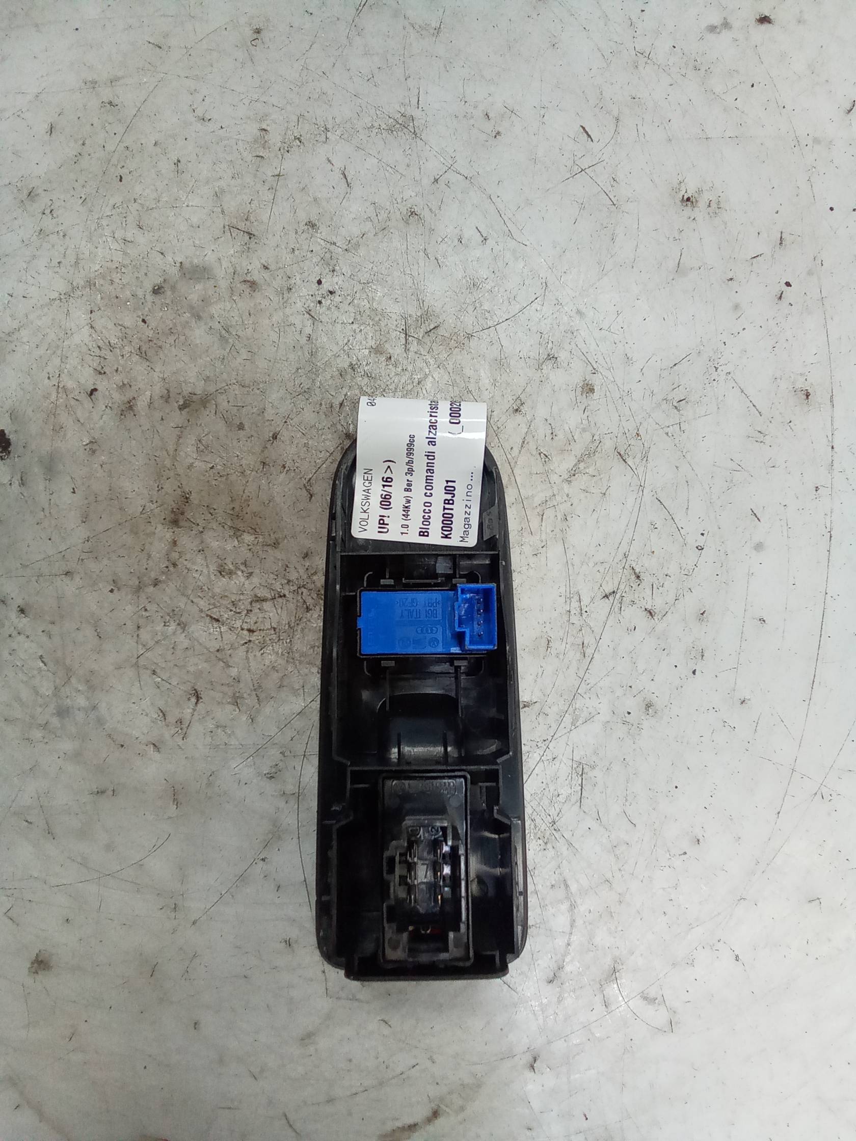 Blocco comandi alzacristalli sx.