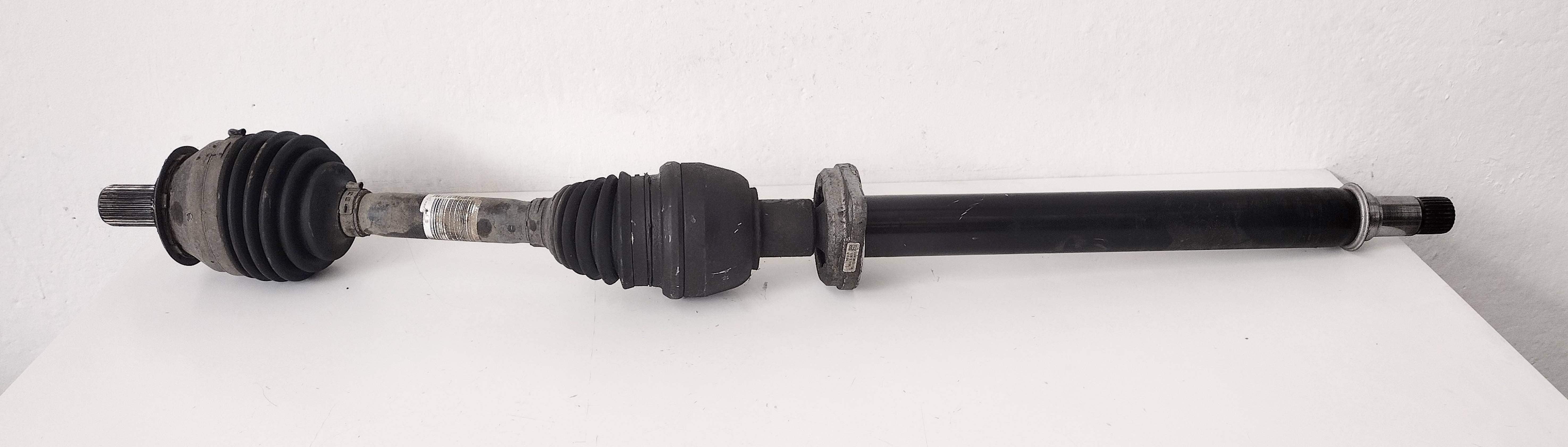 Semiasse anteriore destro