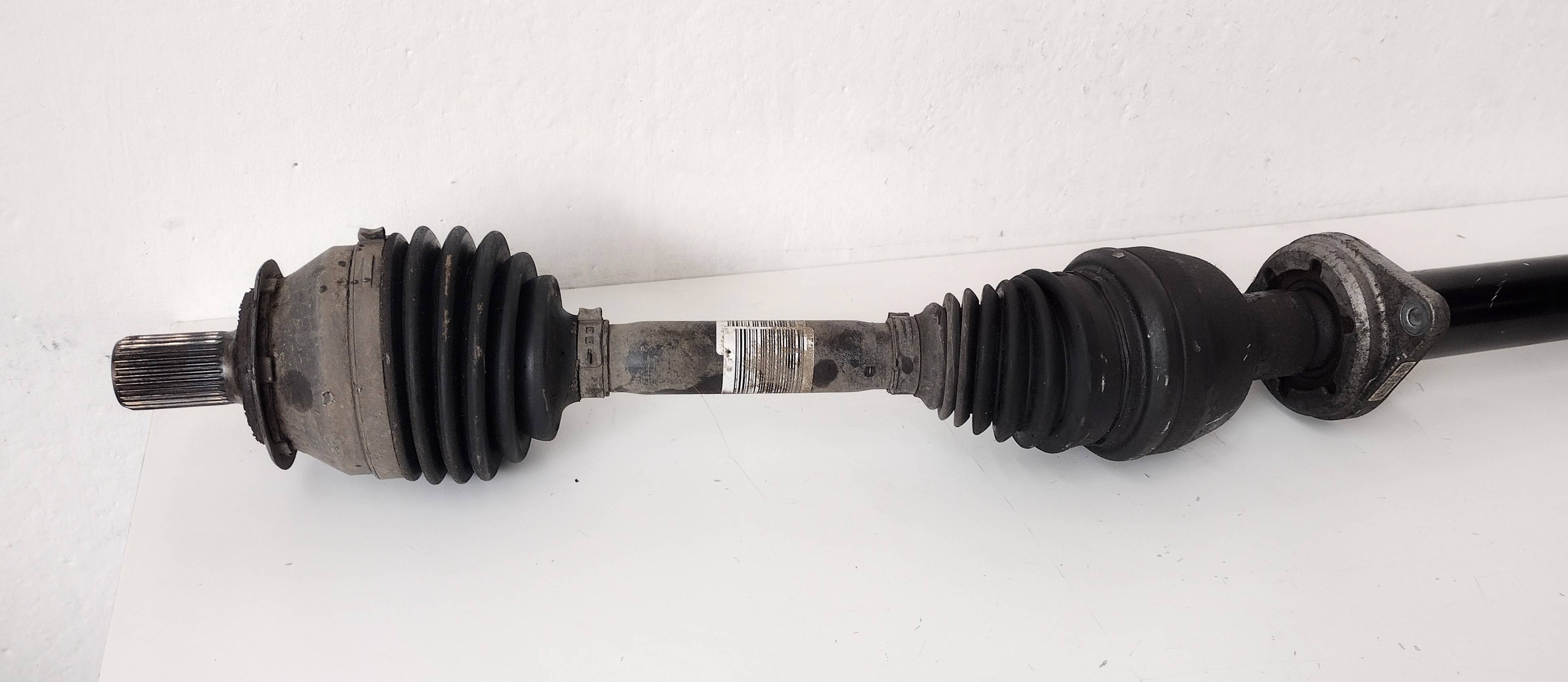 Semiasse anteriore destro