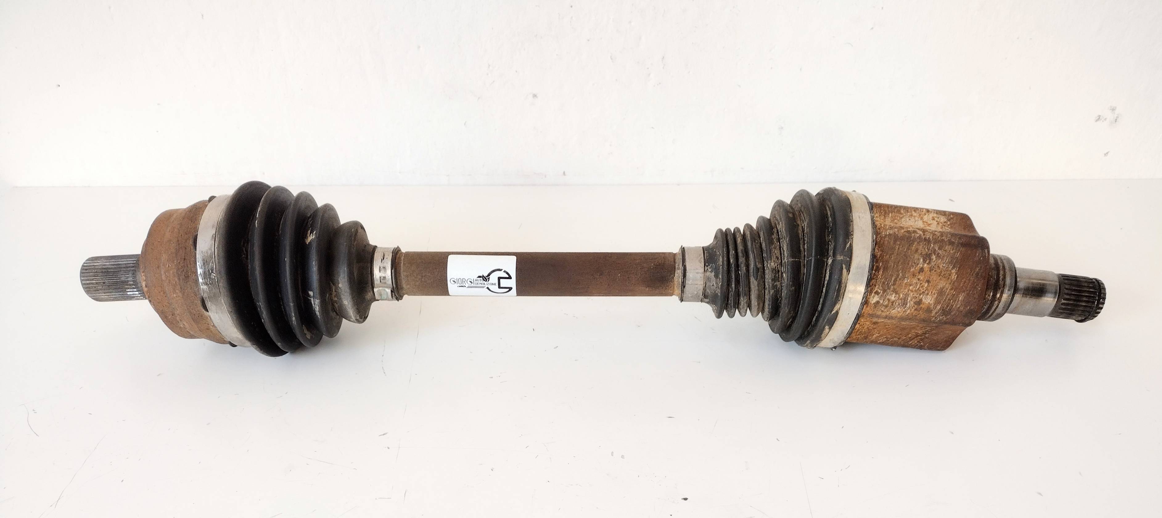 Semiasse anteriore sinistro Semiasse anteriore sinistro