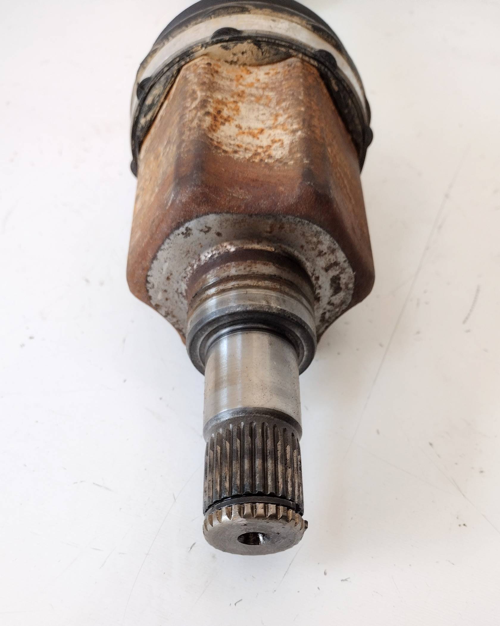 Semiasse anteriore sinistro Semiasse anteriore sinistro