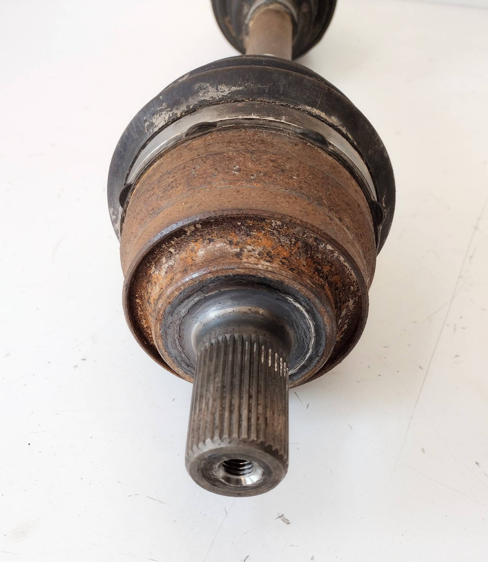 Semiasse anteriore sinistro Semiasse anteriore sinistro