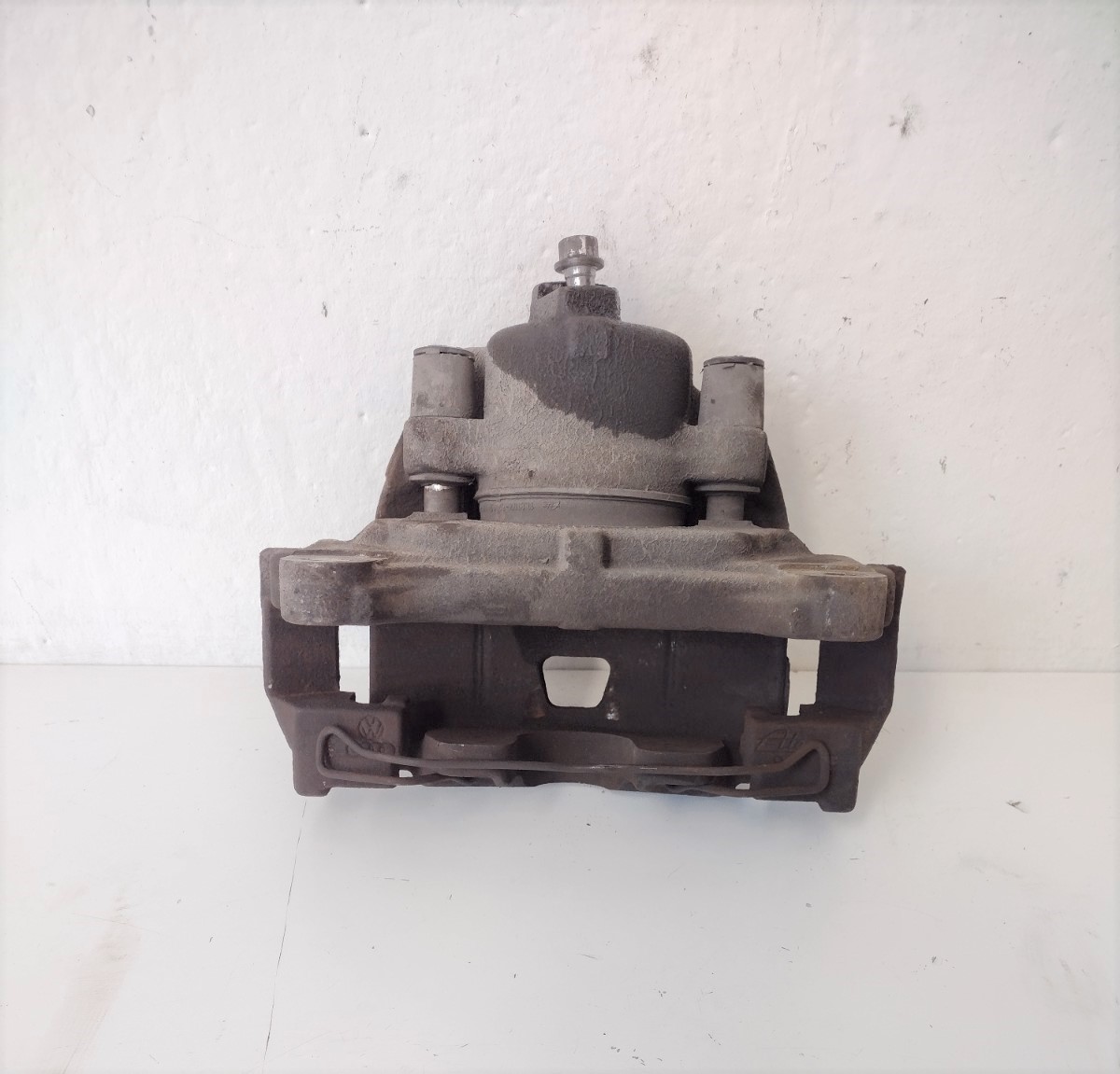 Pinza freno anteriore sinistro