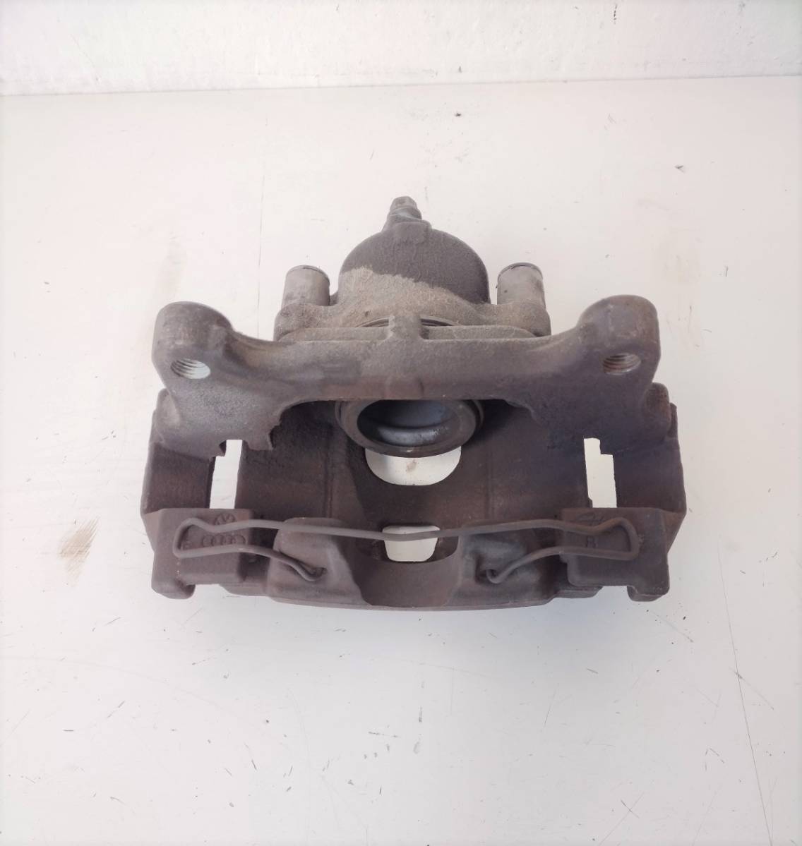 Pinza freno anteriore sinistro