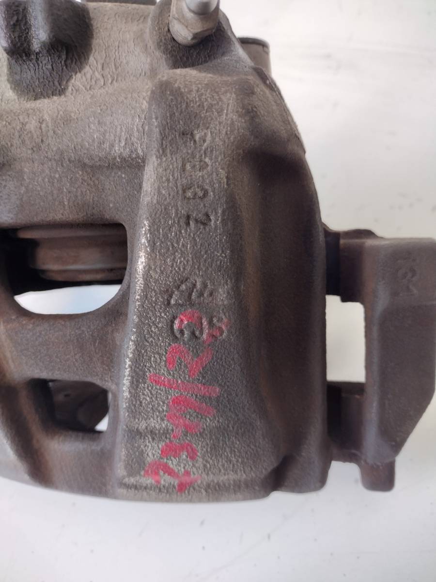 Pinza freno anteriore sinistro