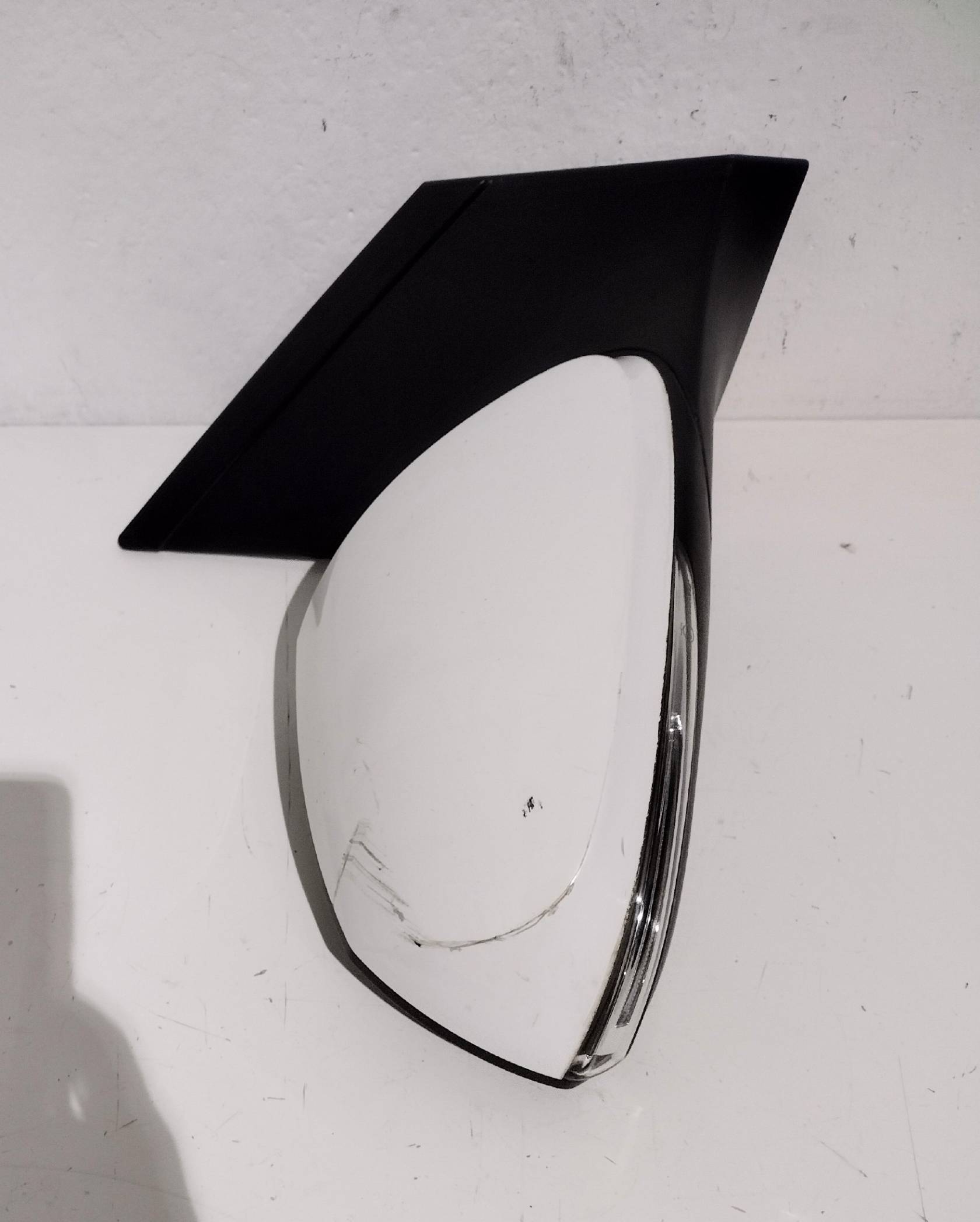 Specchietto elettrico destro Specchietto elettrico destro