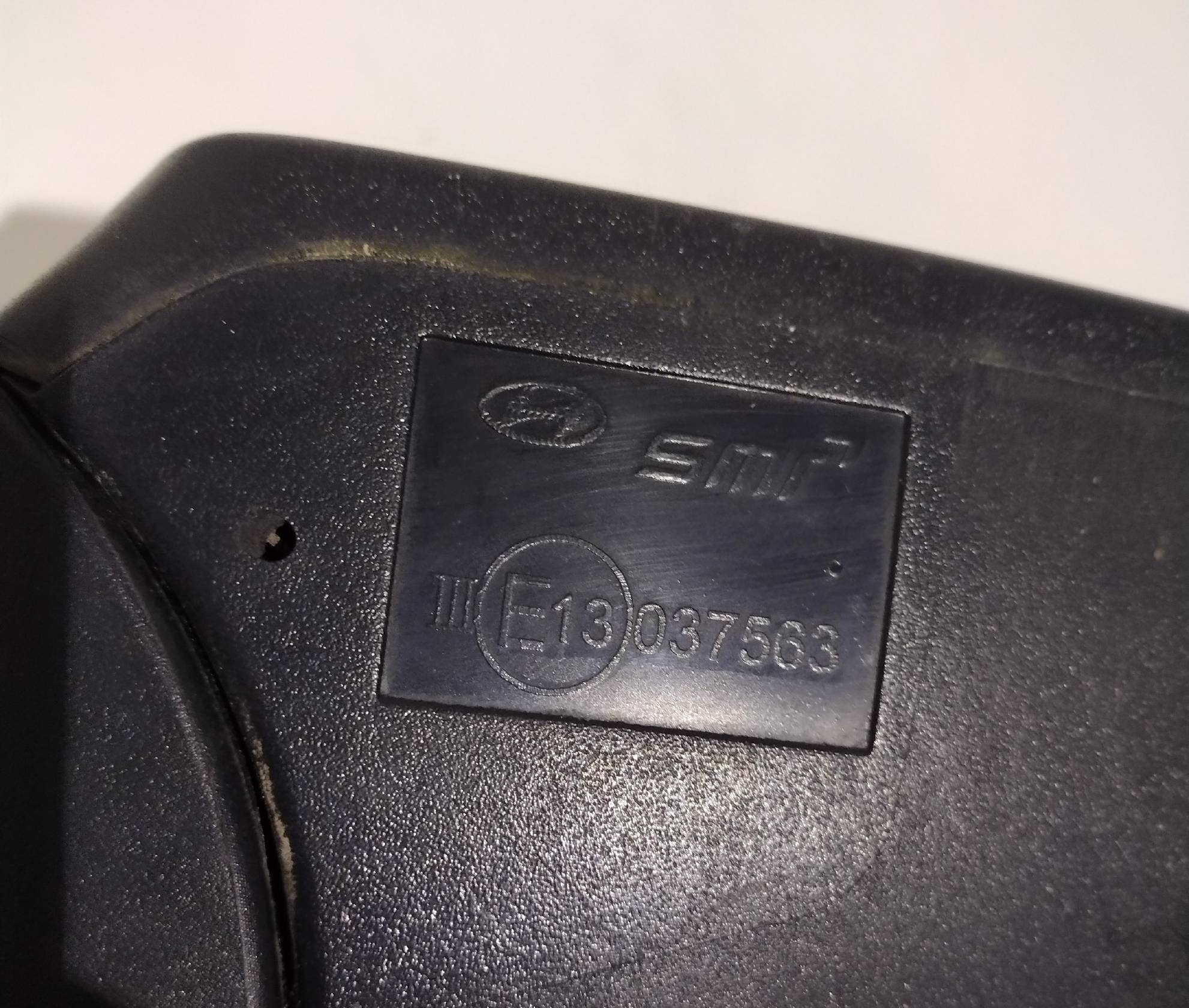 Specchietto elettrico destro Specchietto elettrico destro