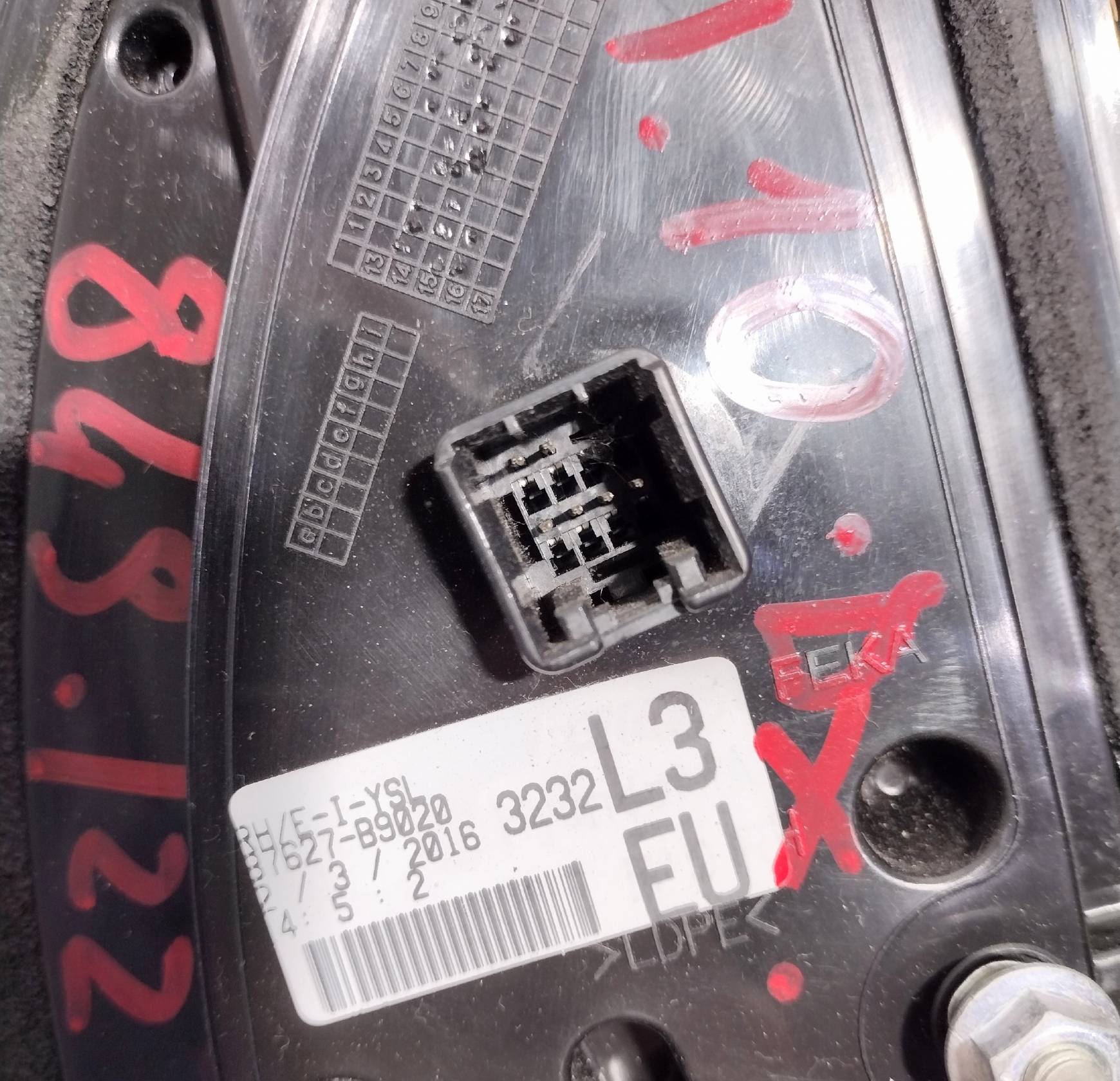 Specchietto elettrico destro Specchietto elettrico destro