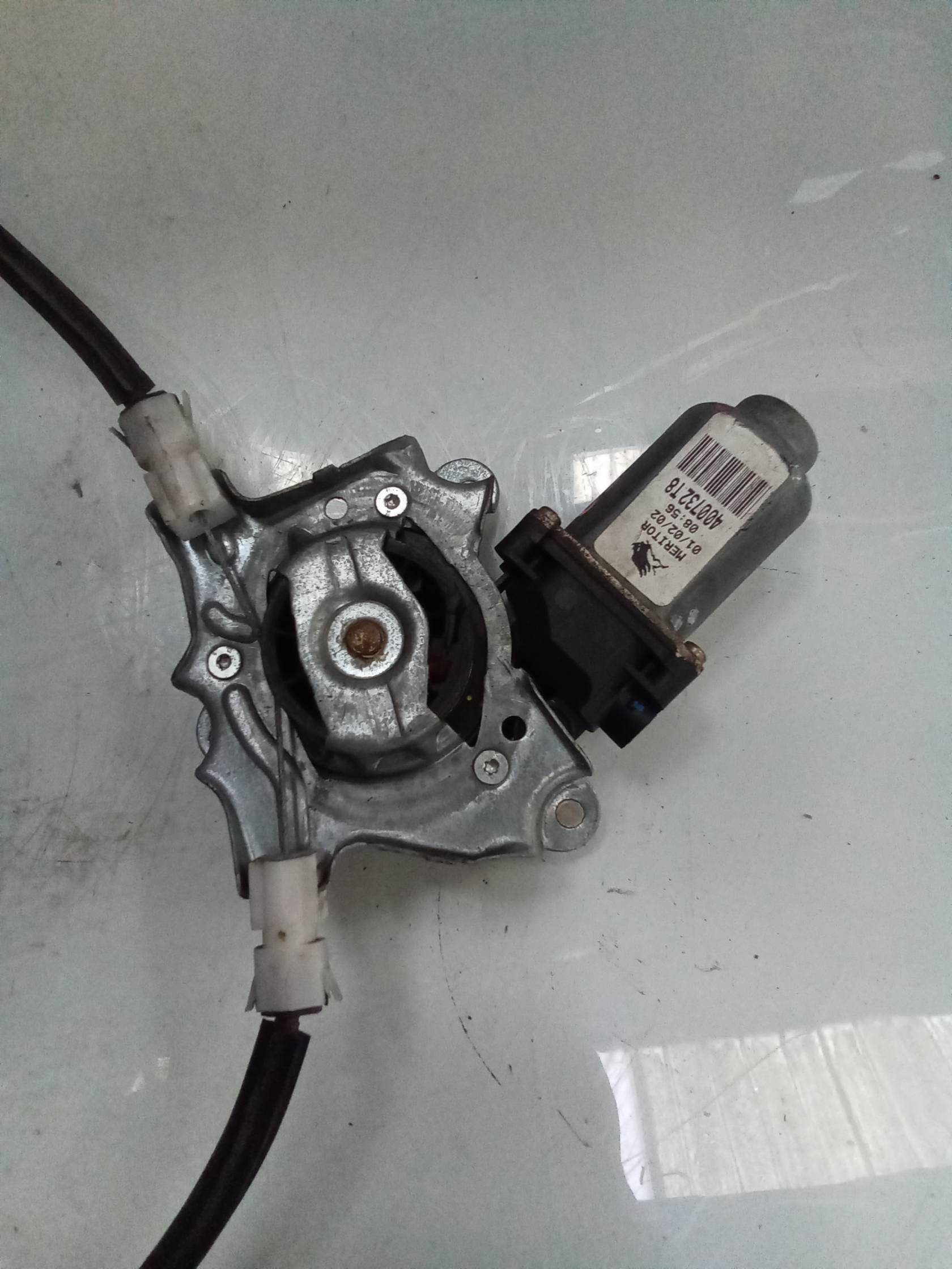 Alzacristallo elettr. porta ant. con motorino dx.