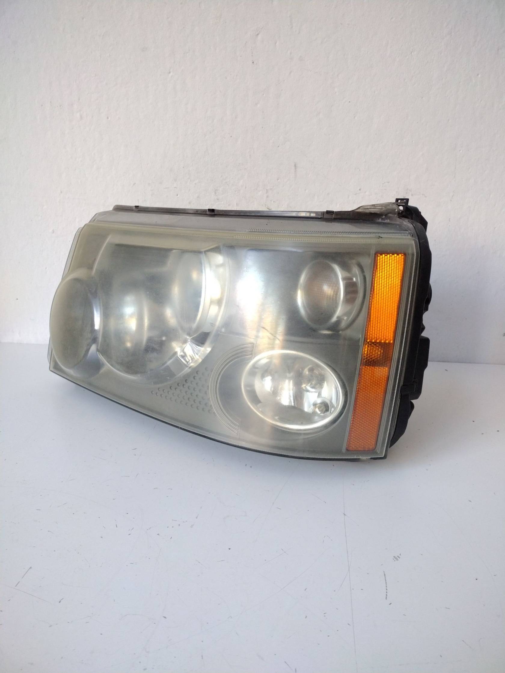 Fanale anteriore sinistro