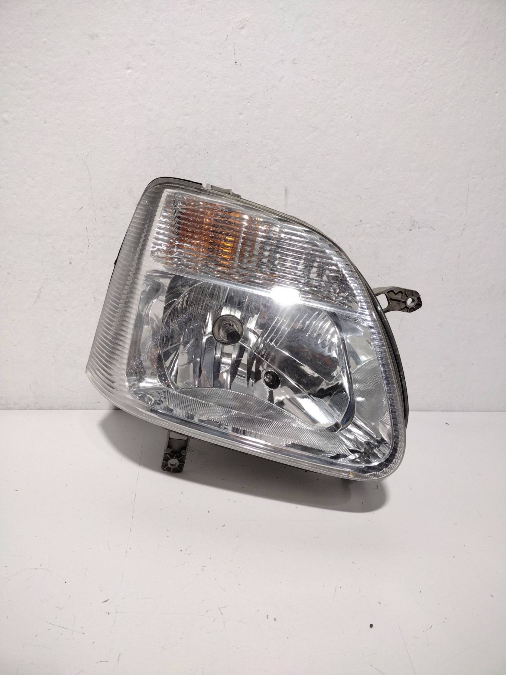 Fanale anteriore destro