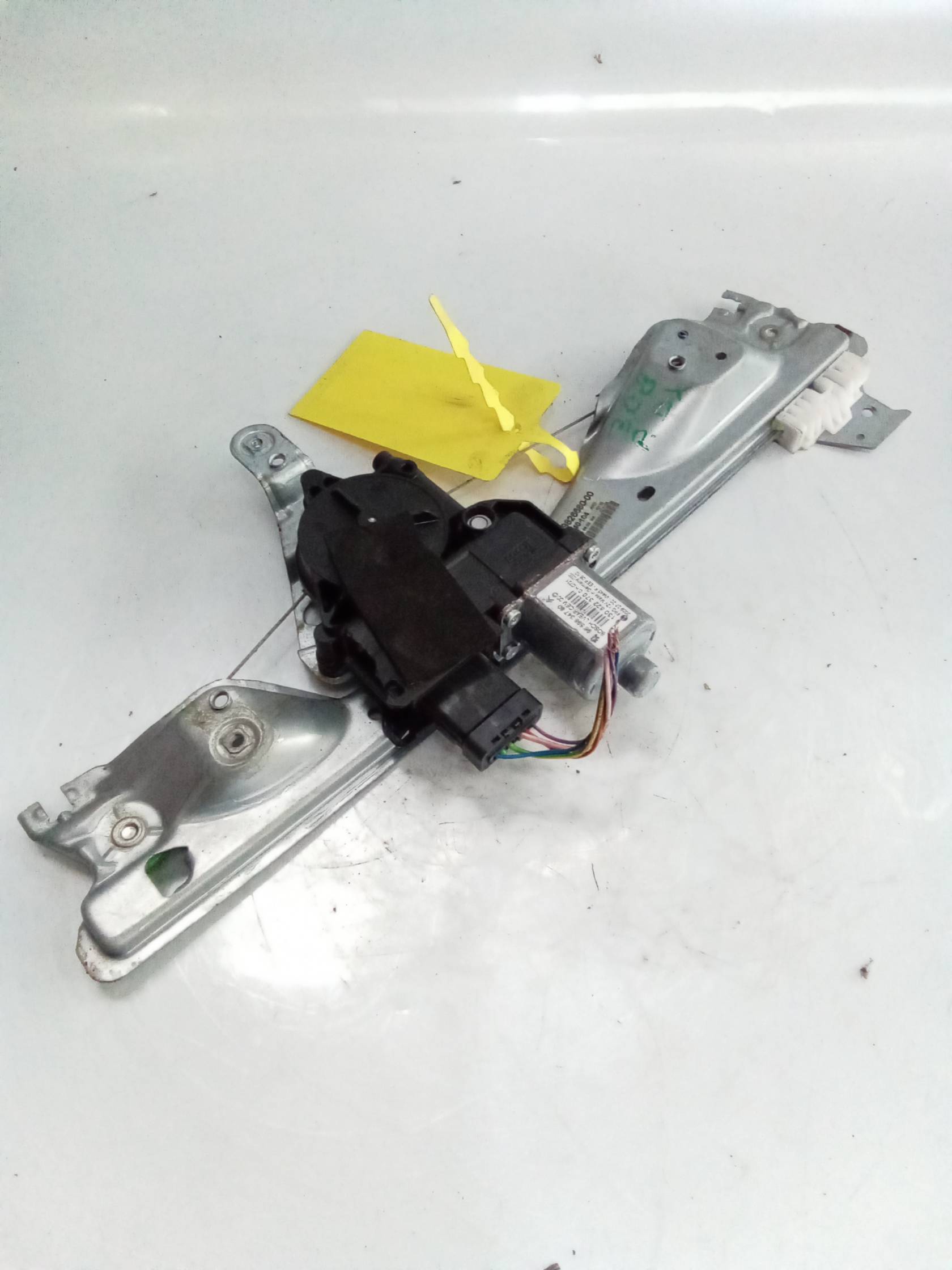 Alzacristallo elettr. porta post. dx.