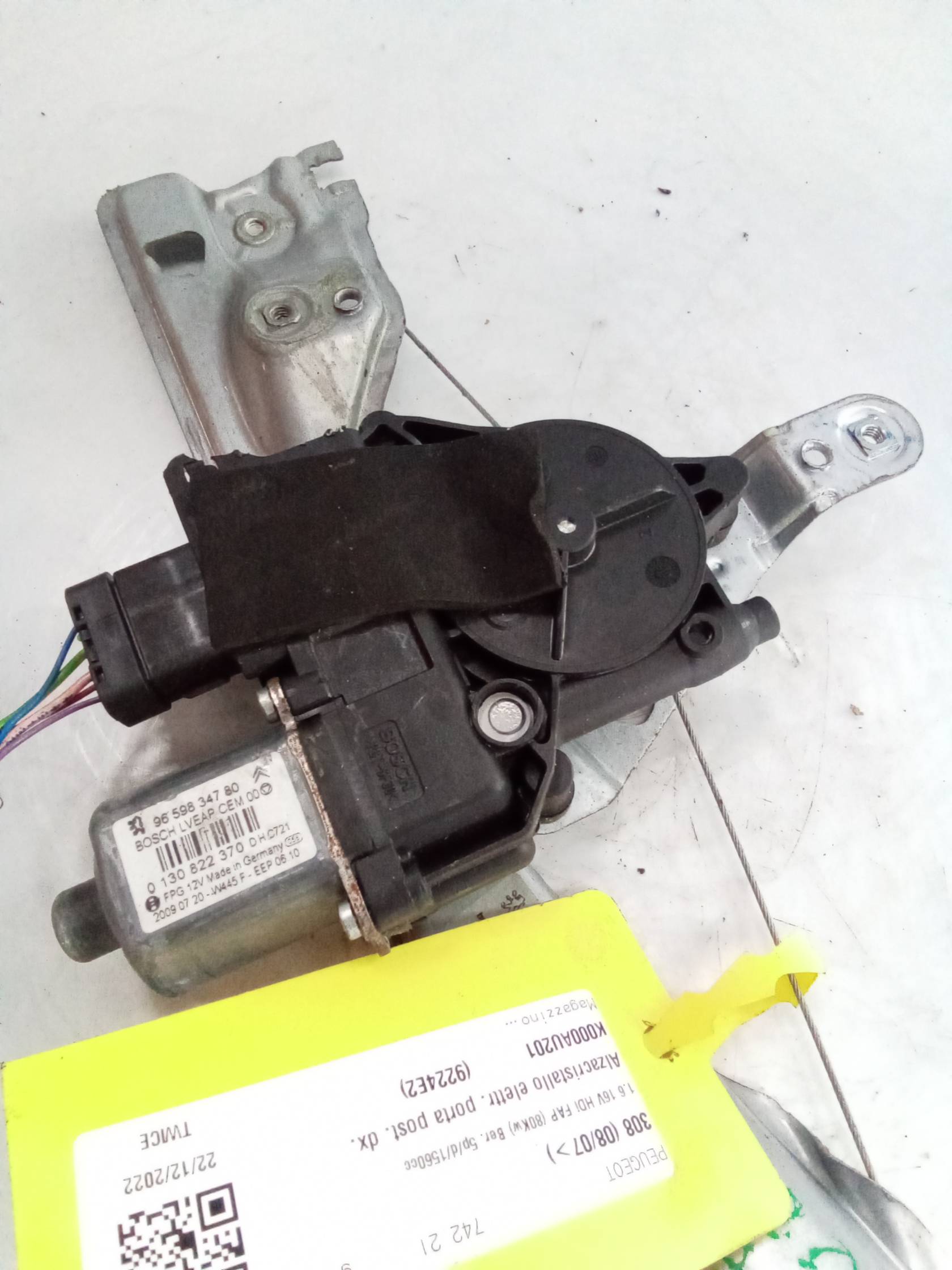 Alzacristallo elettr. porta post. dx.