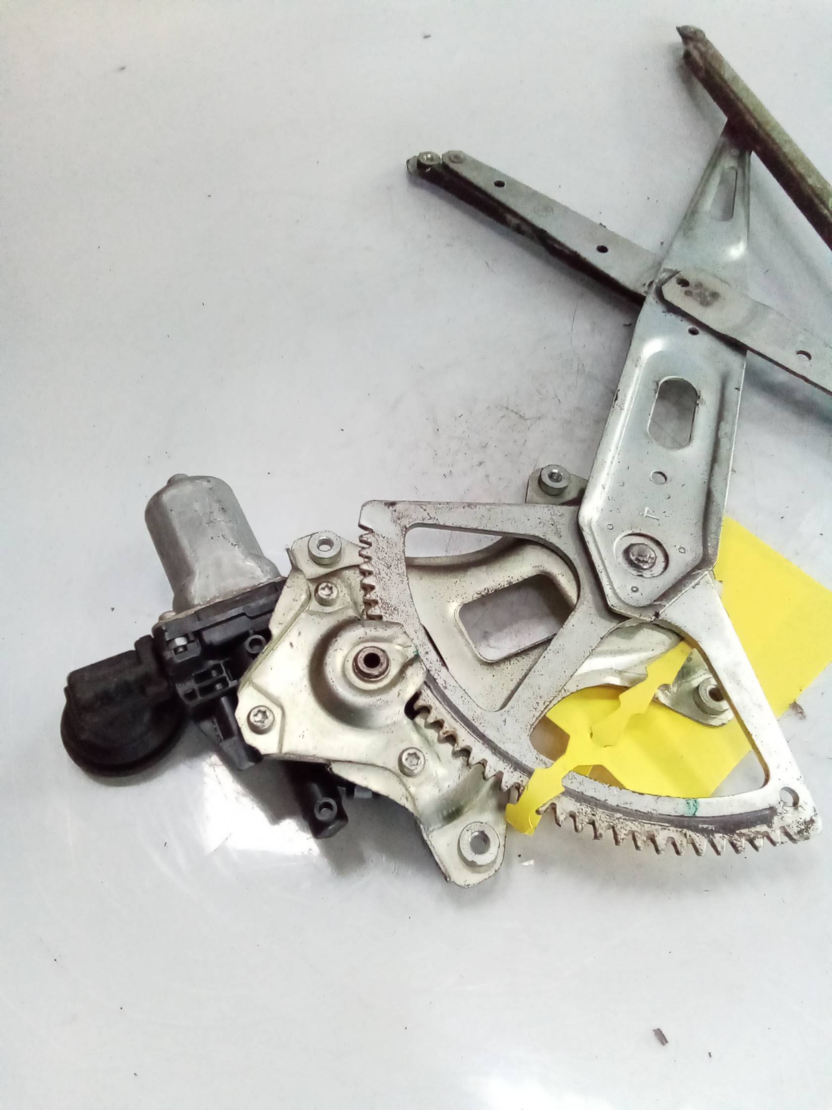 Alzacristallo elettr. porta post. sx.