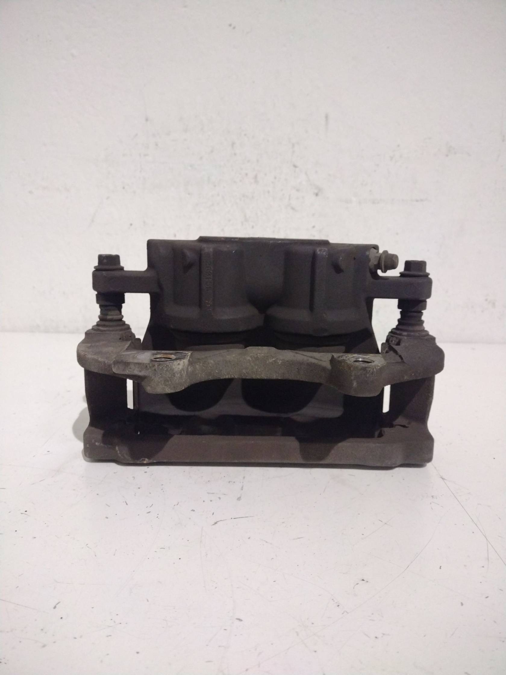 Pinza freno anteriore sinistra