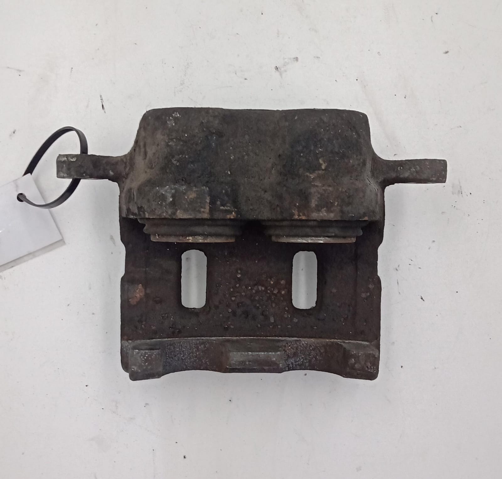 Pinza freno anteriore sinistra