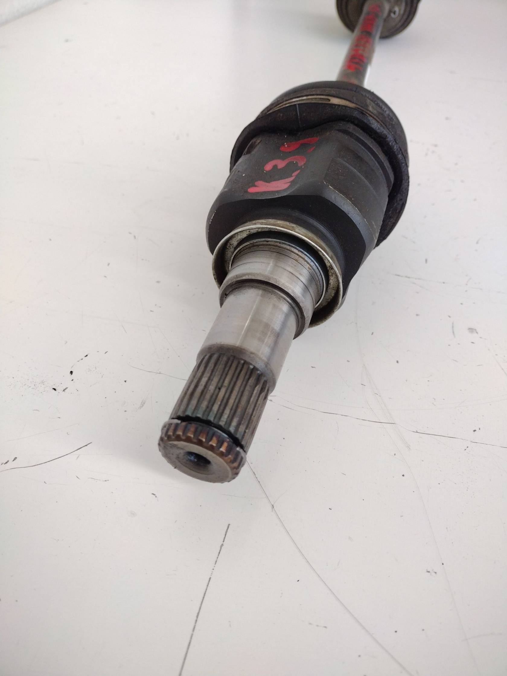 Semiasse anteriore sinistro Semiasse anteriore sinistro