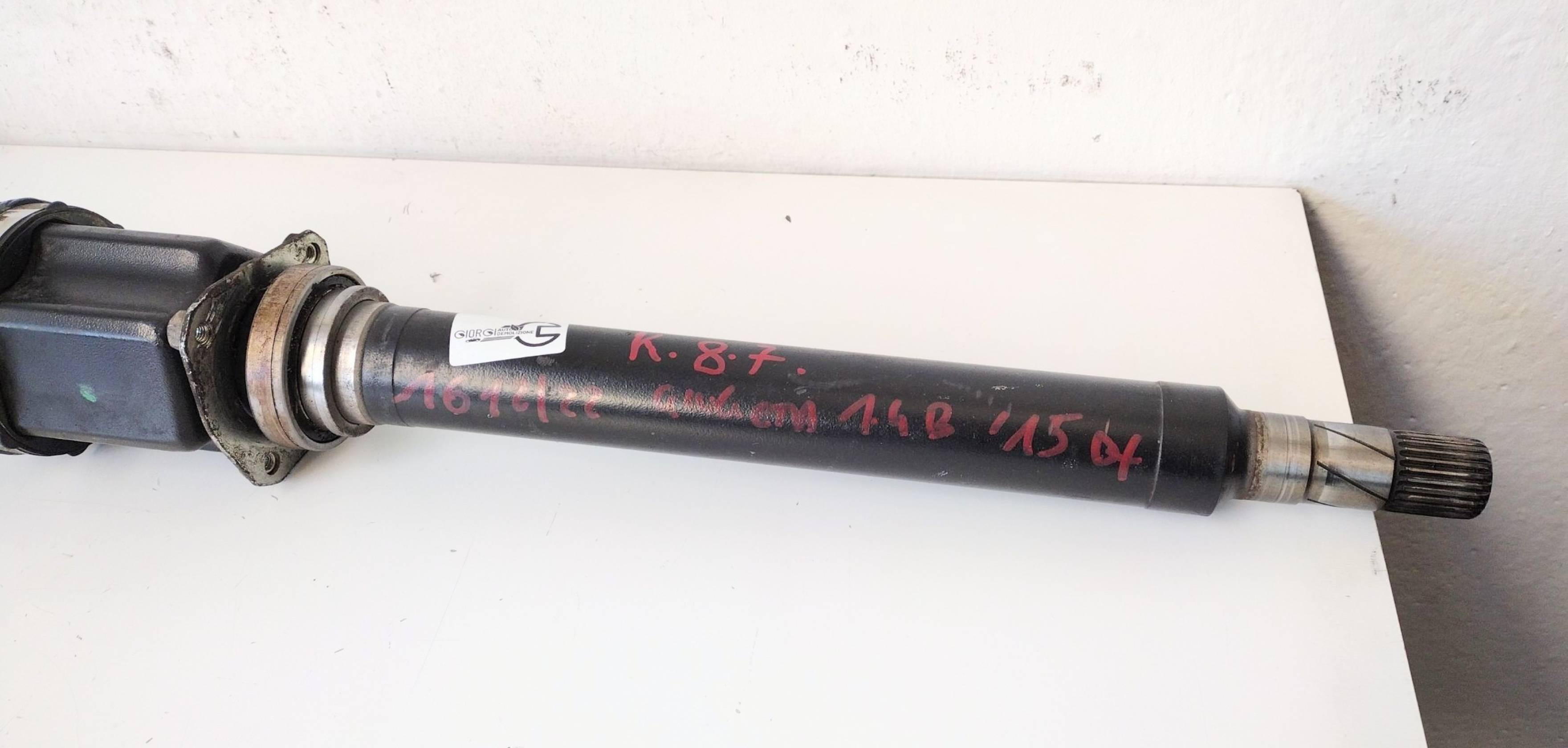 Semiasse anteriore destro Semiasse anteriore destro