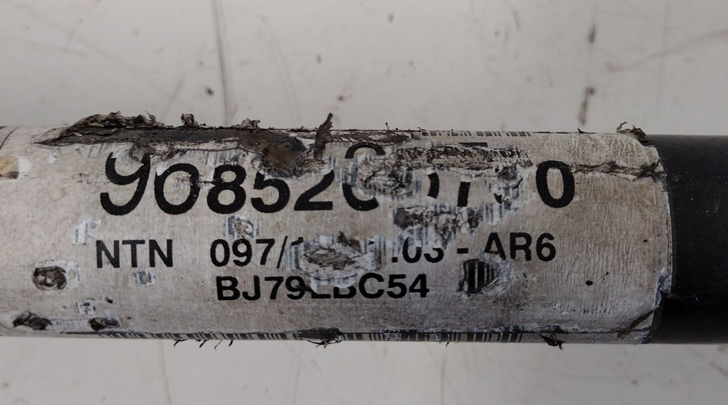 Semiasse anteriore sinistro Semiasse anteriore sinistro