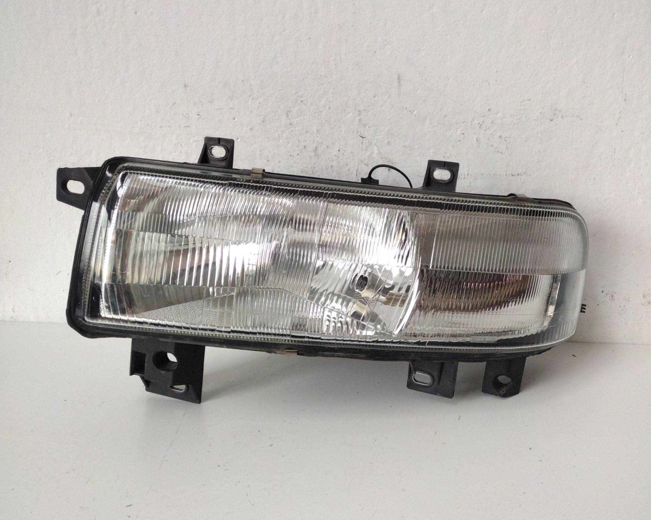 Fanale anteriore sinistro