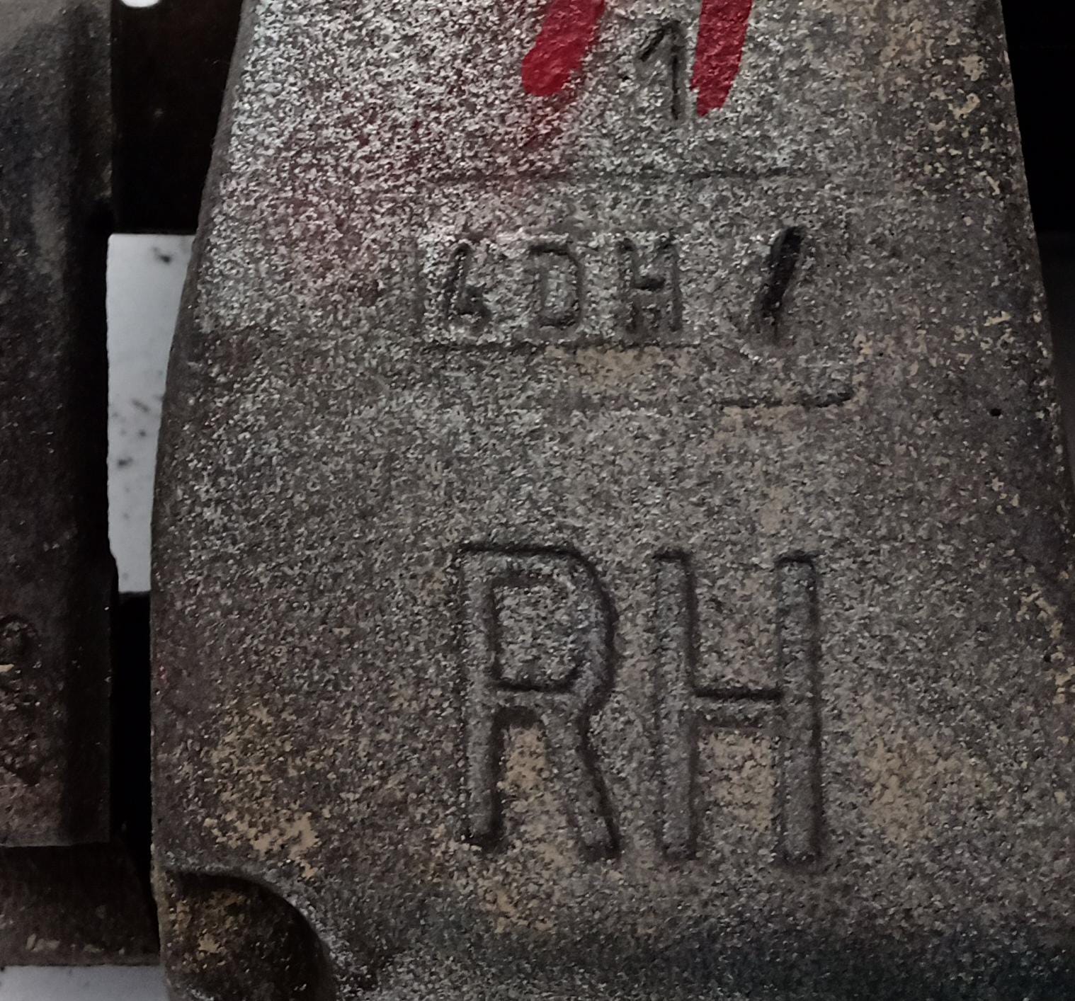 Pinza freno anteriore destro