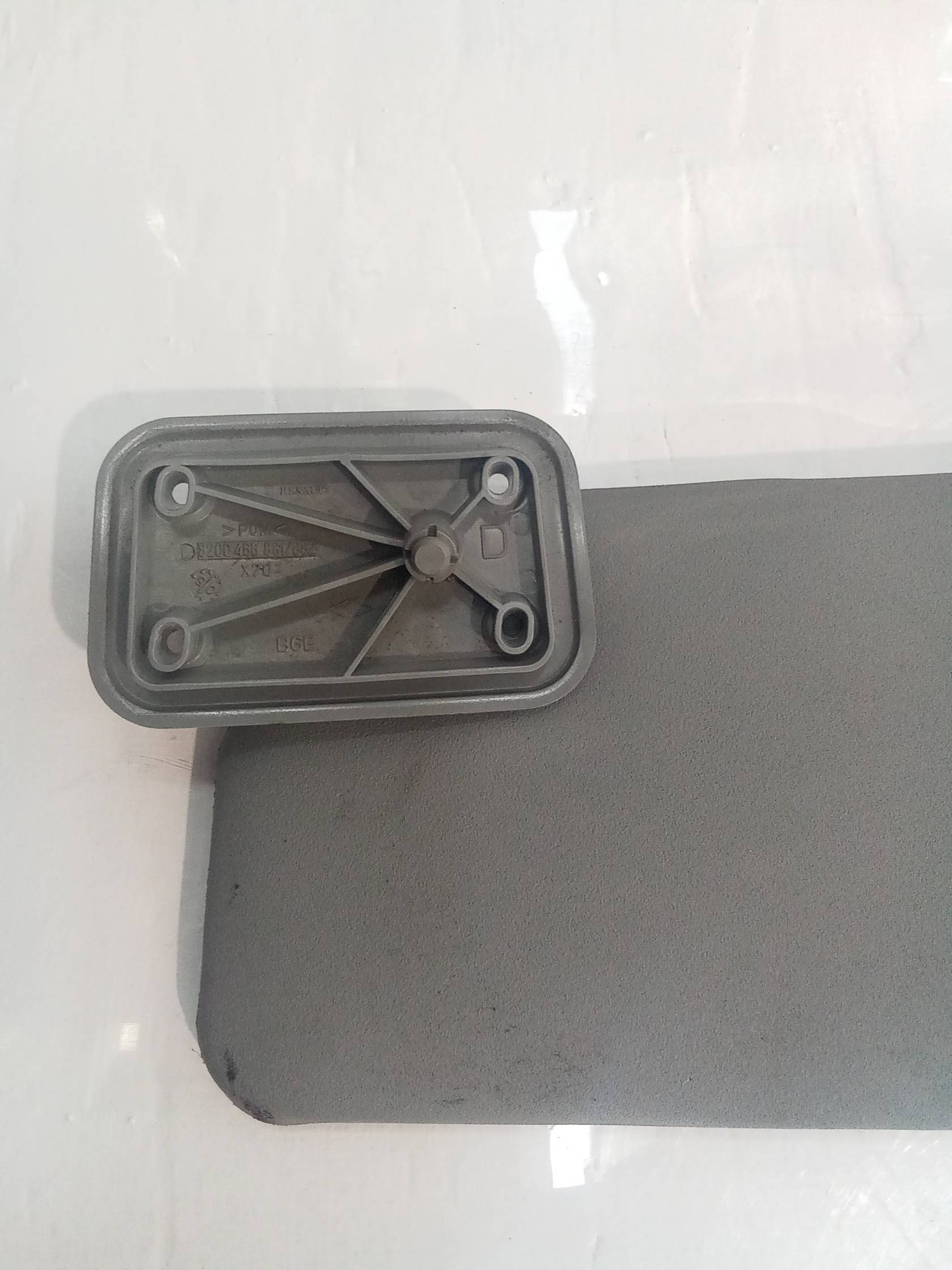 Aletta parasole parabrezza dx.