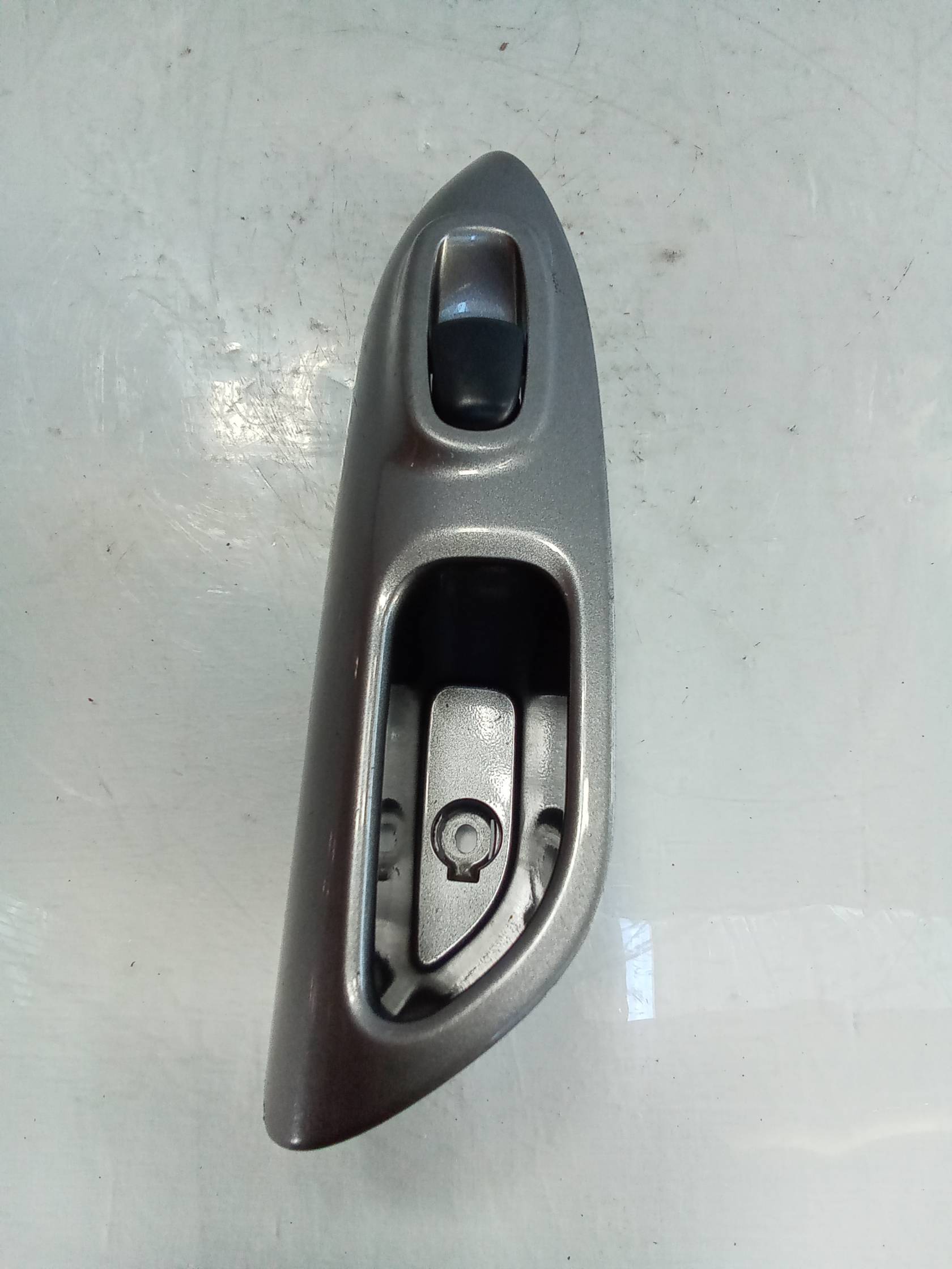 Blocco comandi alzacristalli dx. POSTERIORE Blocco comandi alzacristalli dx. POSTERIORE