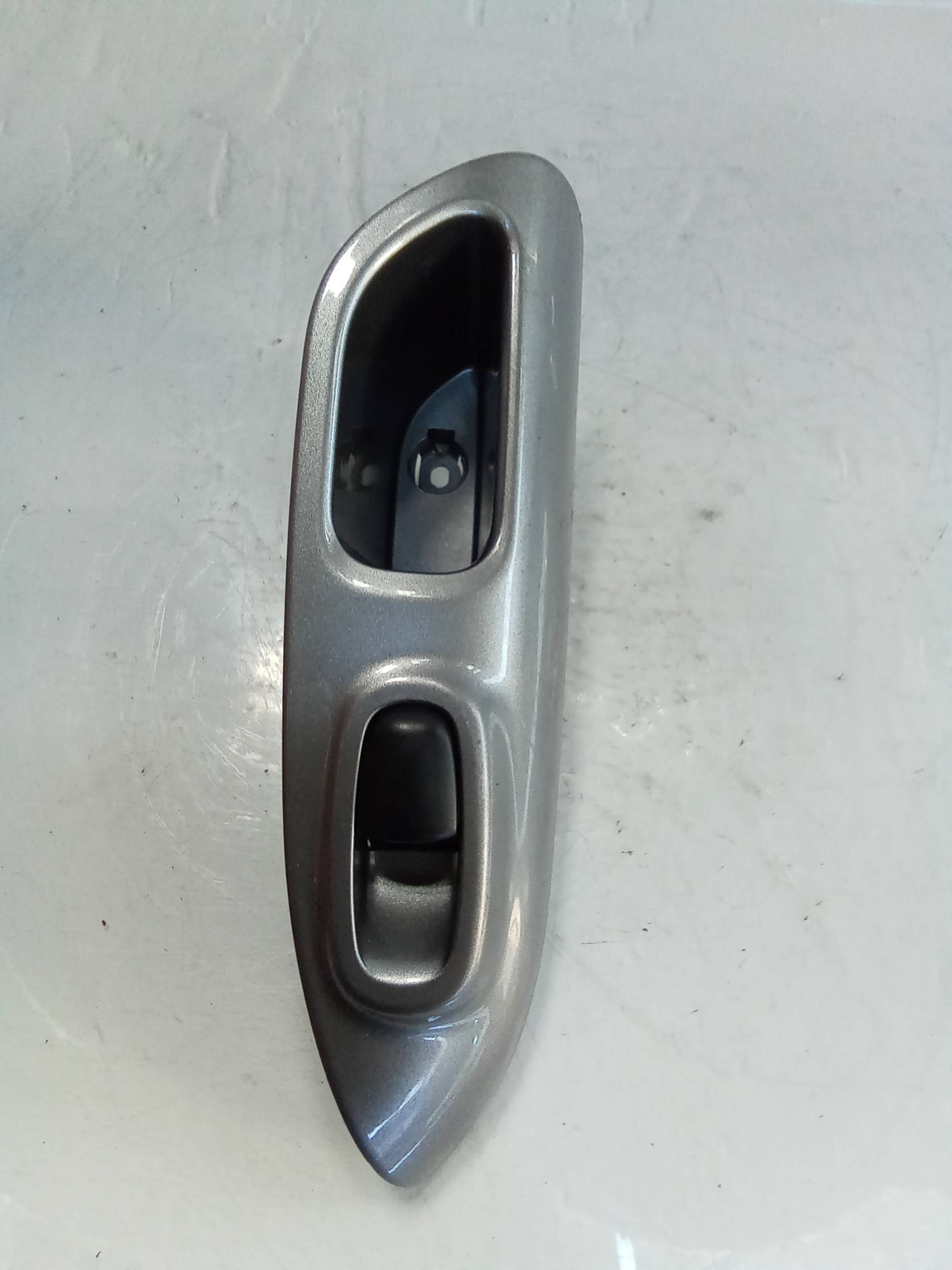 Blocco comandi alzacristalli dx. POSTERIORE Blocco comandi alzacristalli dx. POSTERIORE