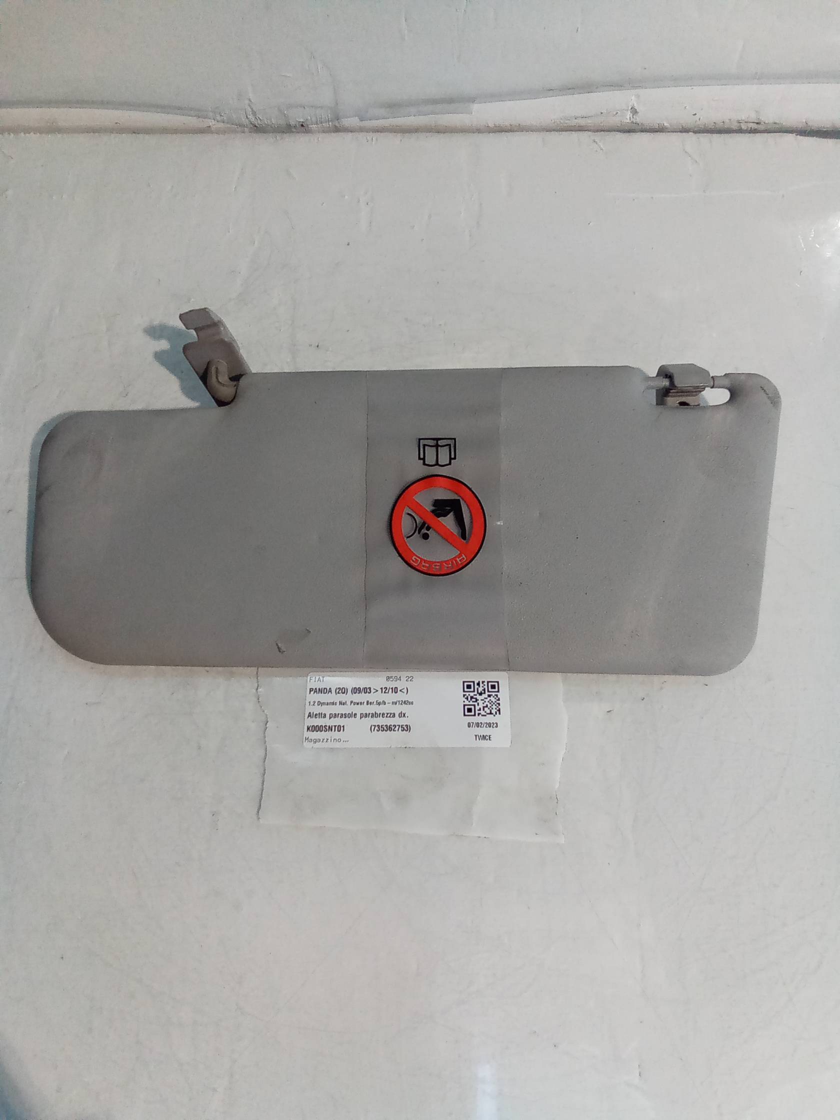 Aletta parasole parabrezza dx.