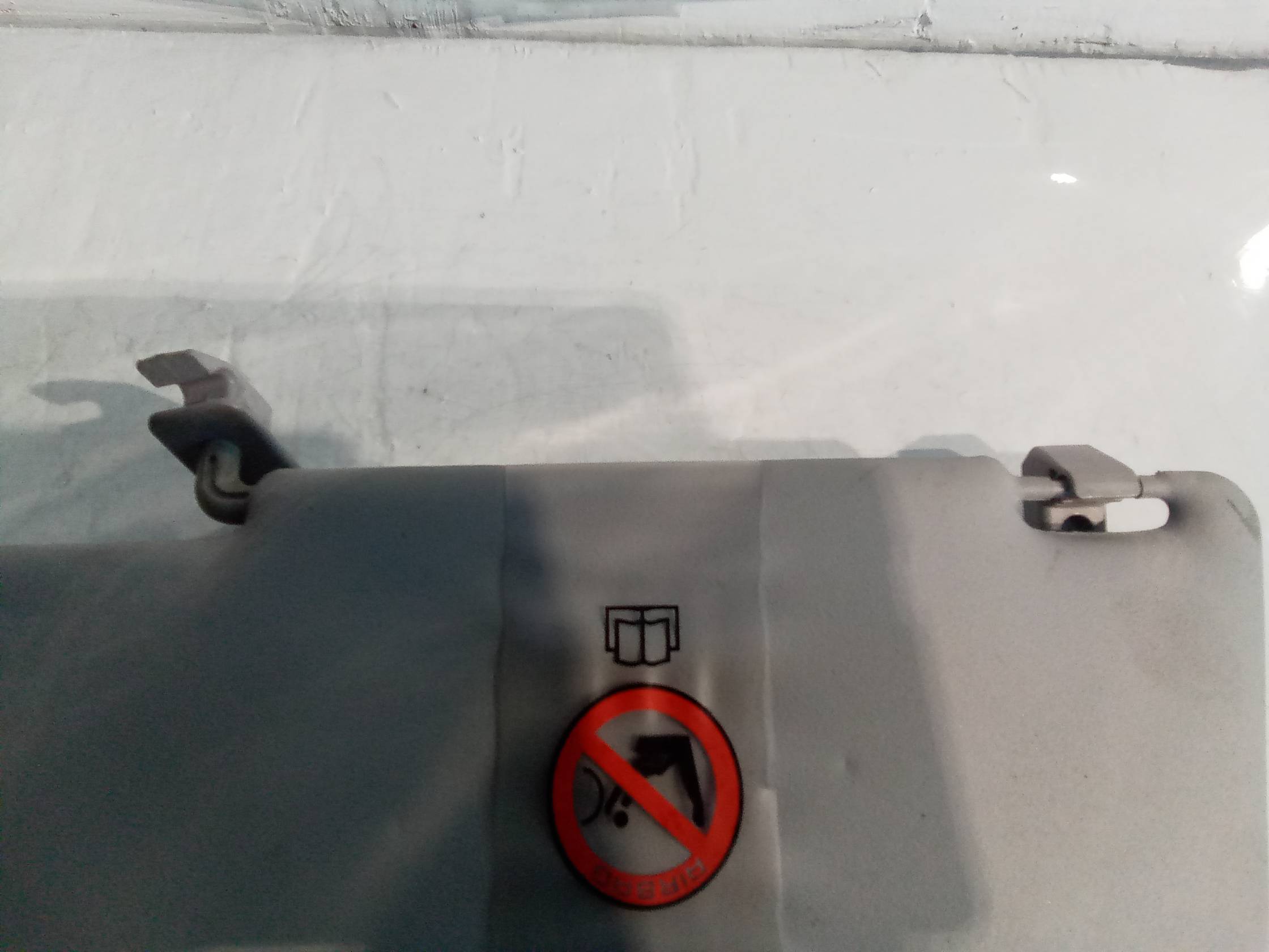 Aletta parasole parabrezza dx.