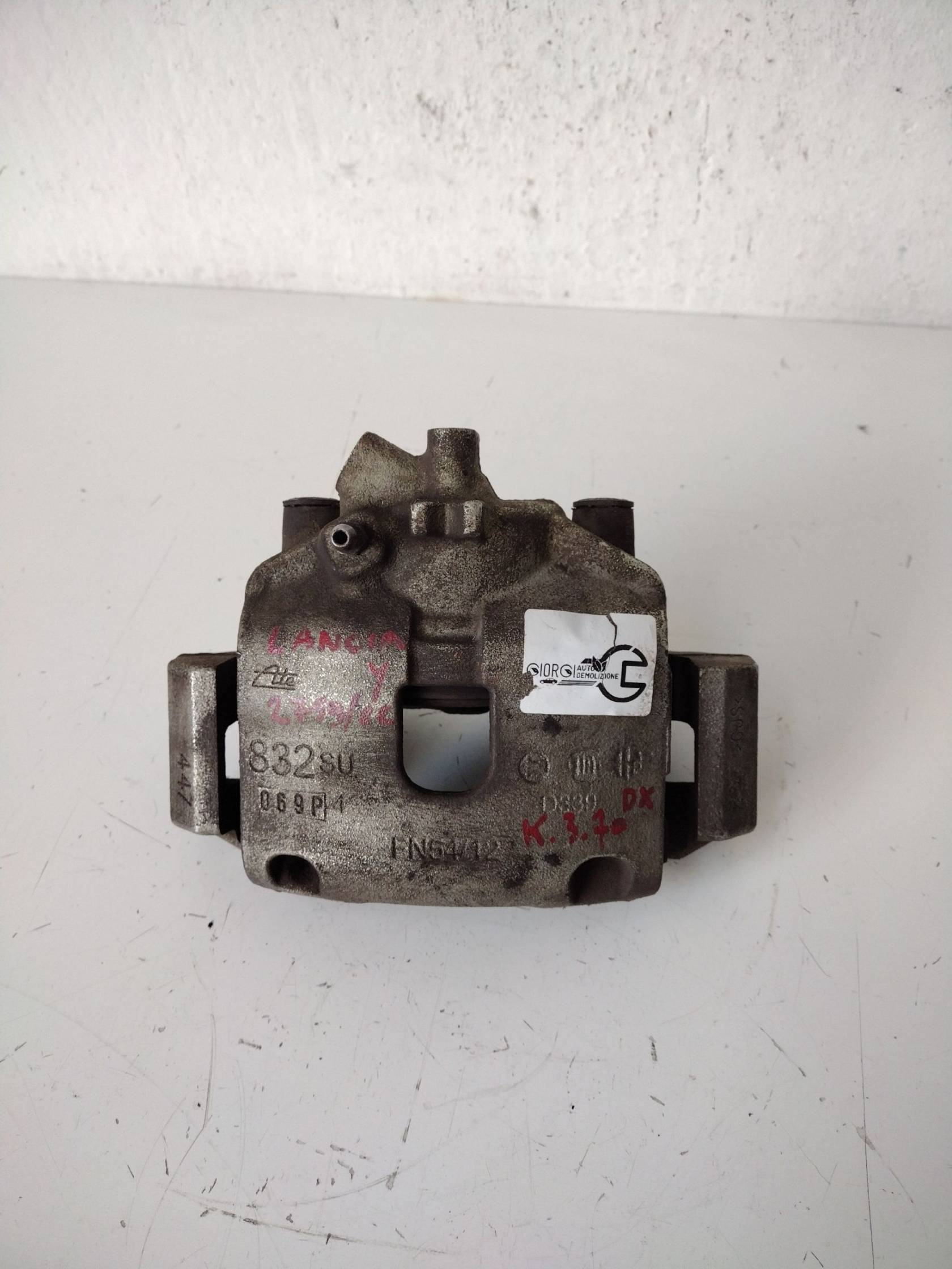 Pinza freno anteriore destra