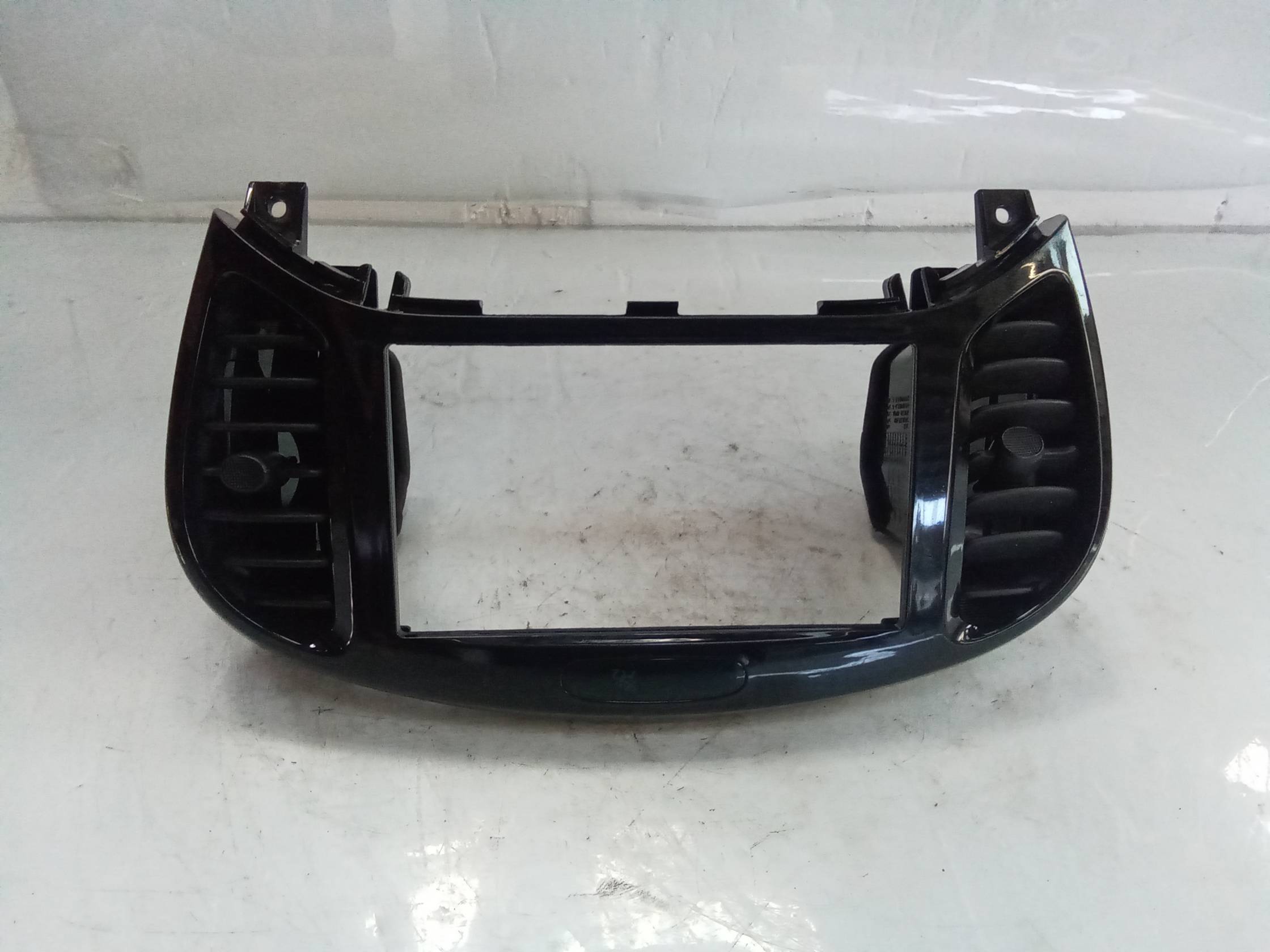 Bocchetta aria ant. console centr.