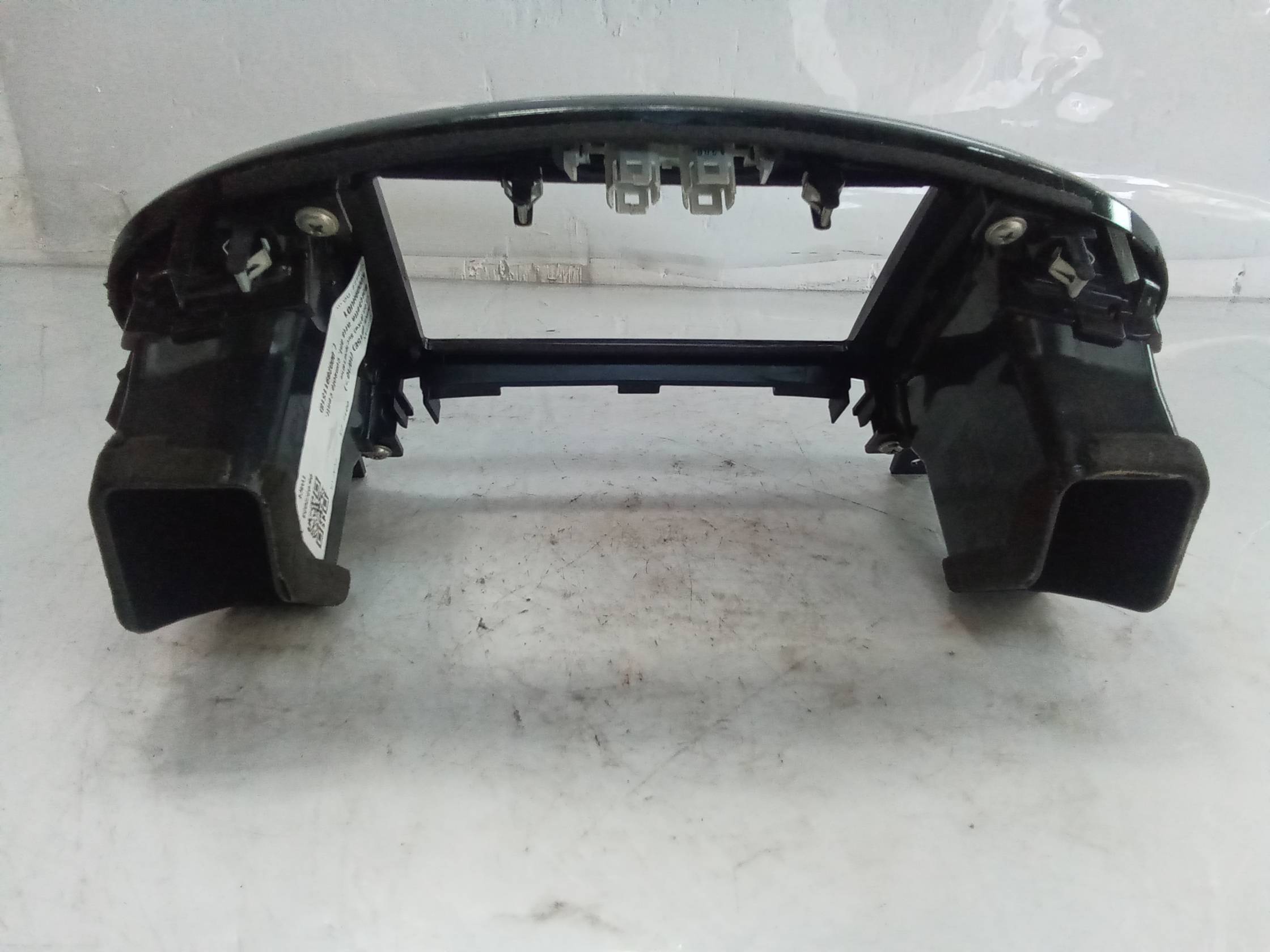 Bocchetta aria ant. console centr.