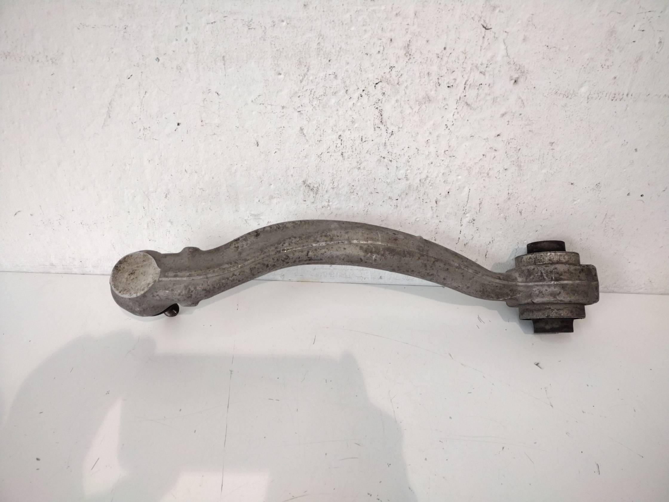 Braccio oscillante anteriore destro