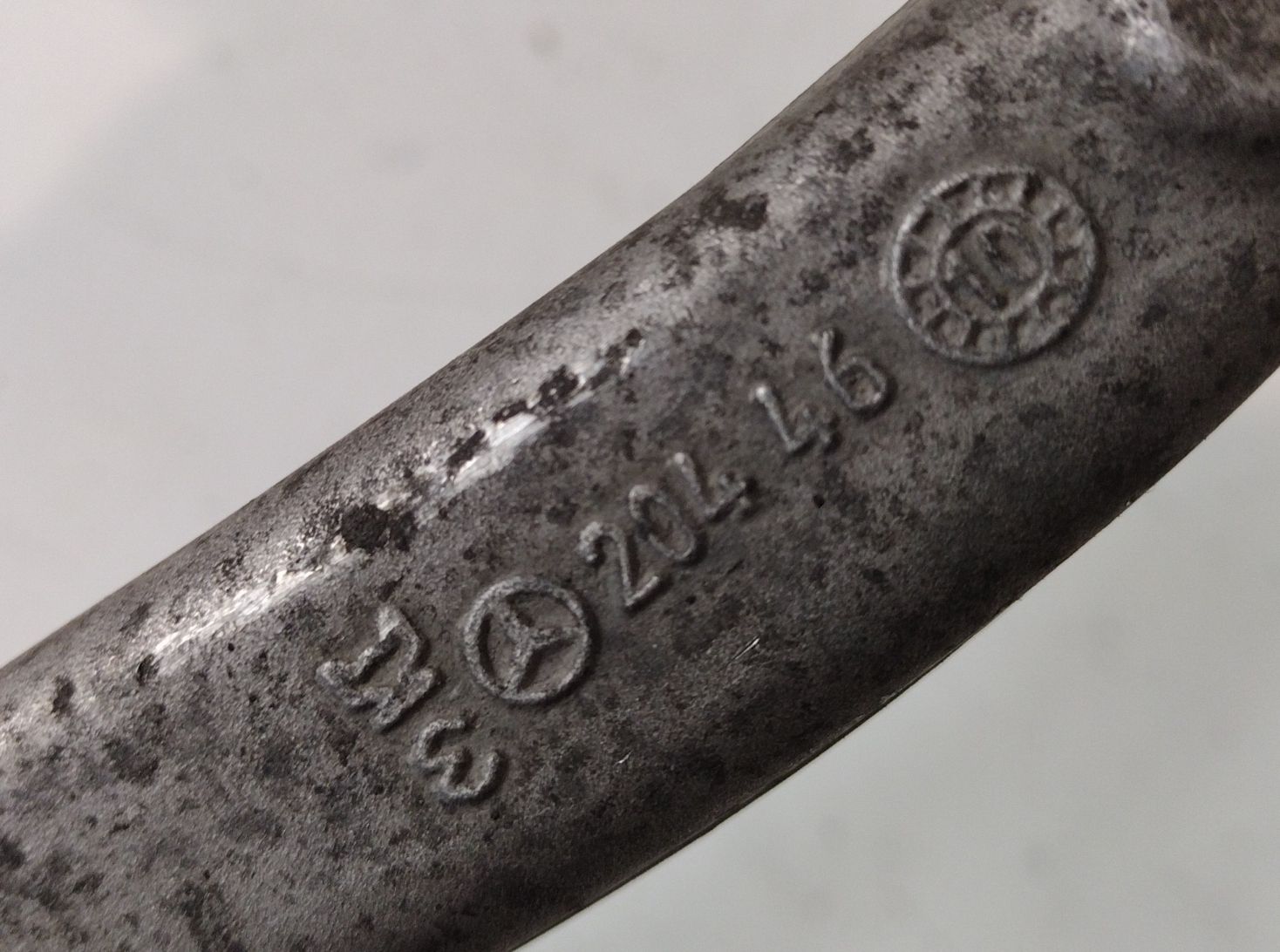 Braccio oscillante anteriore destro