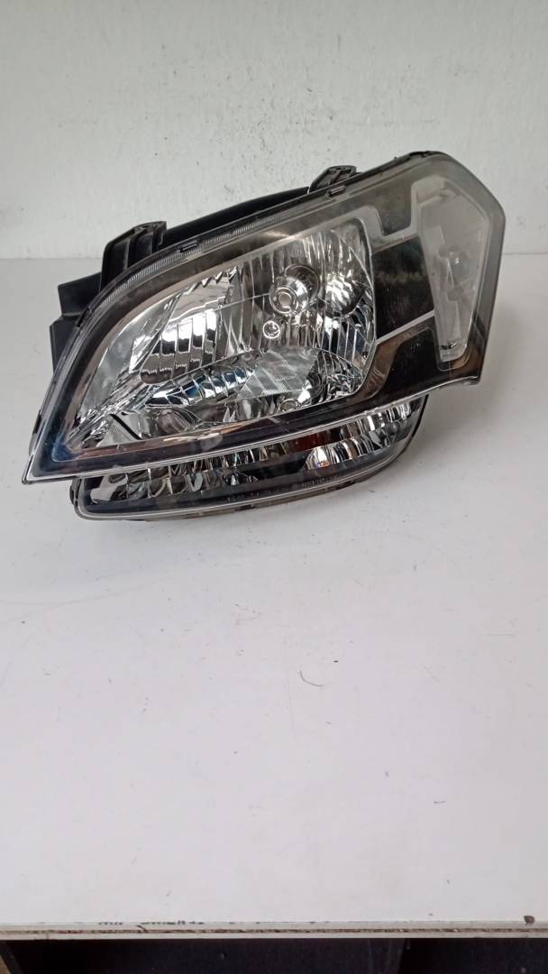 Fanale anteriore sinistro