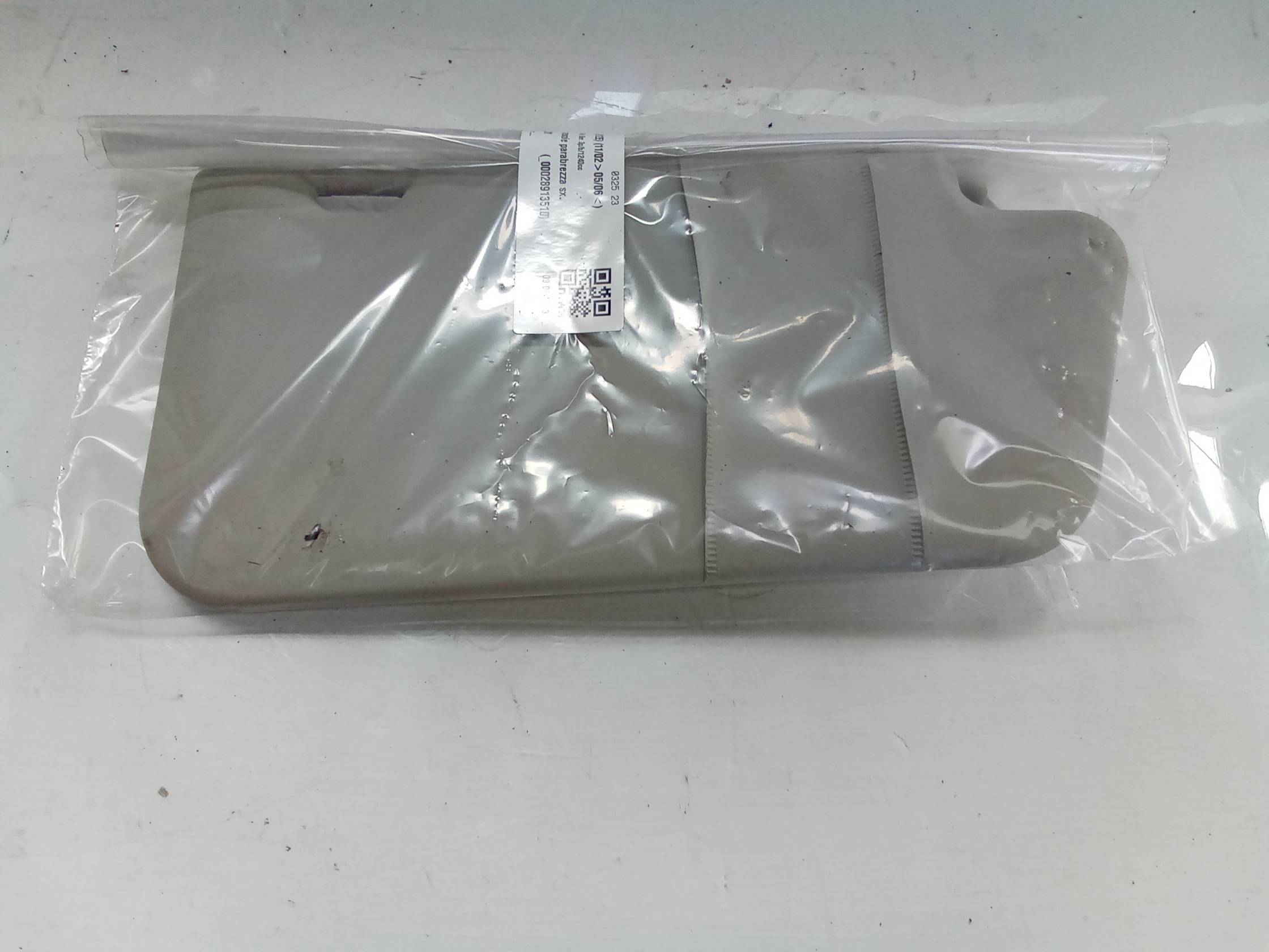 Aletta parasole parabrezza sx.