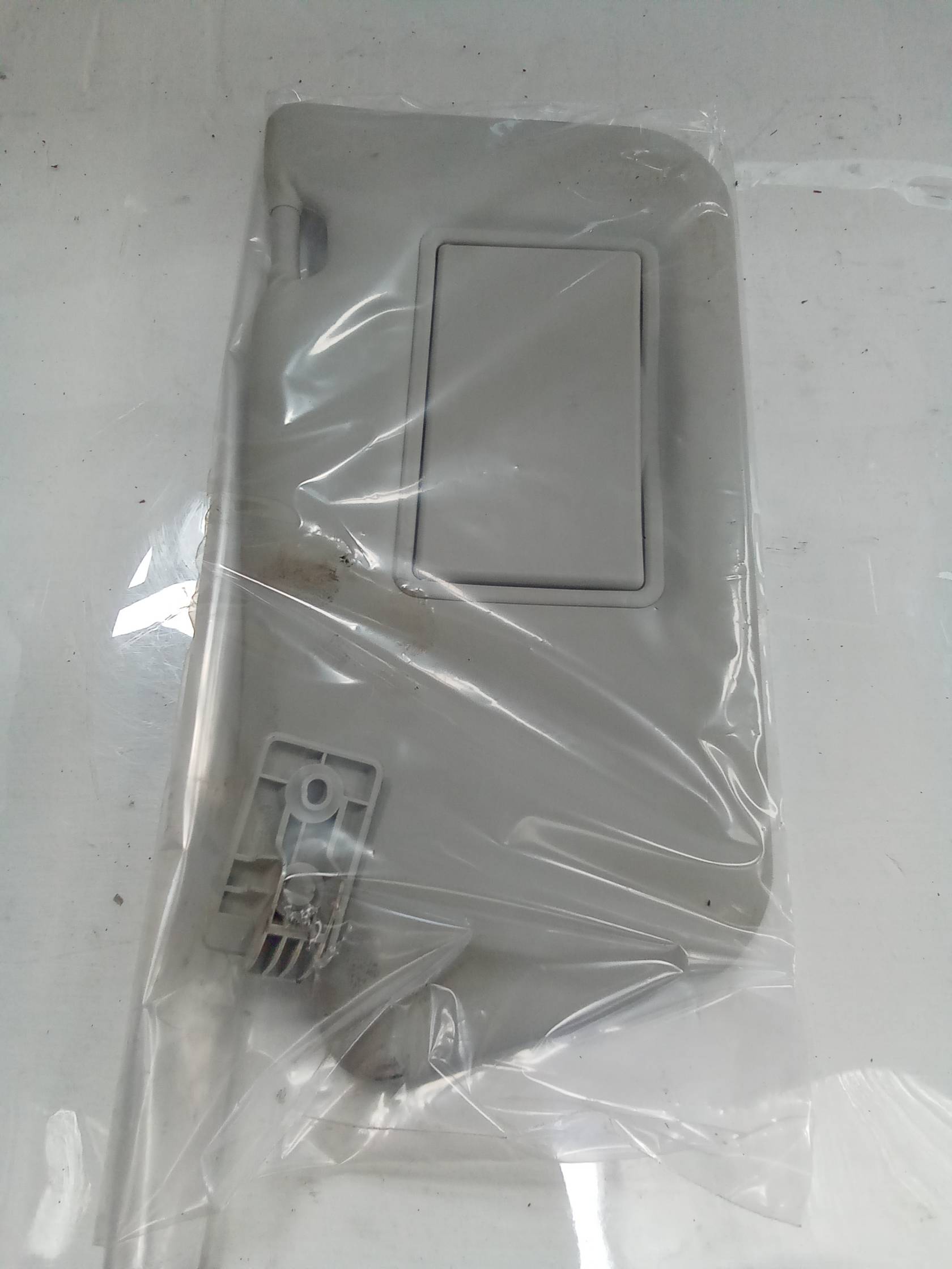 Aletta parasole parabrezza sx.