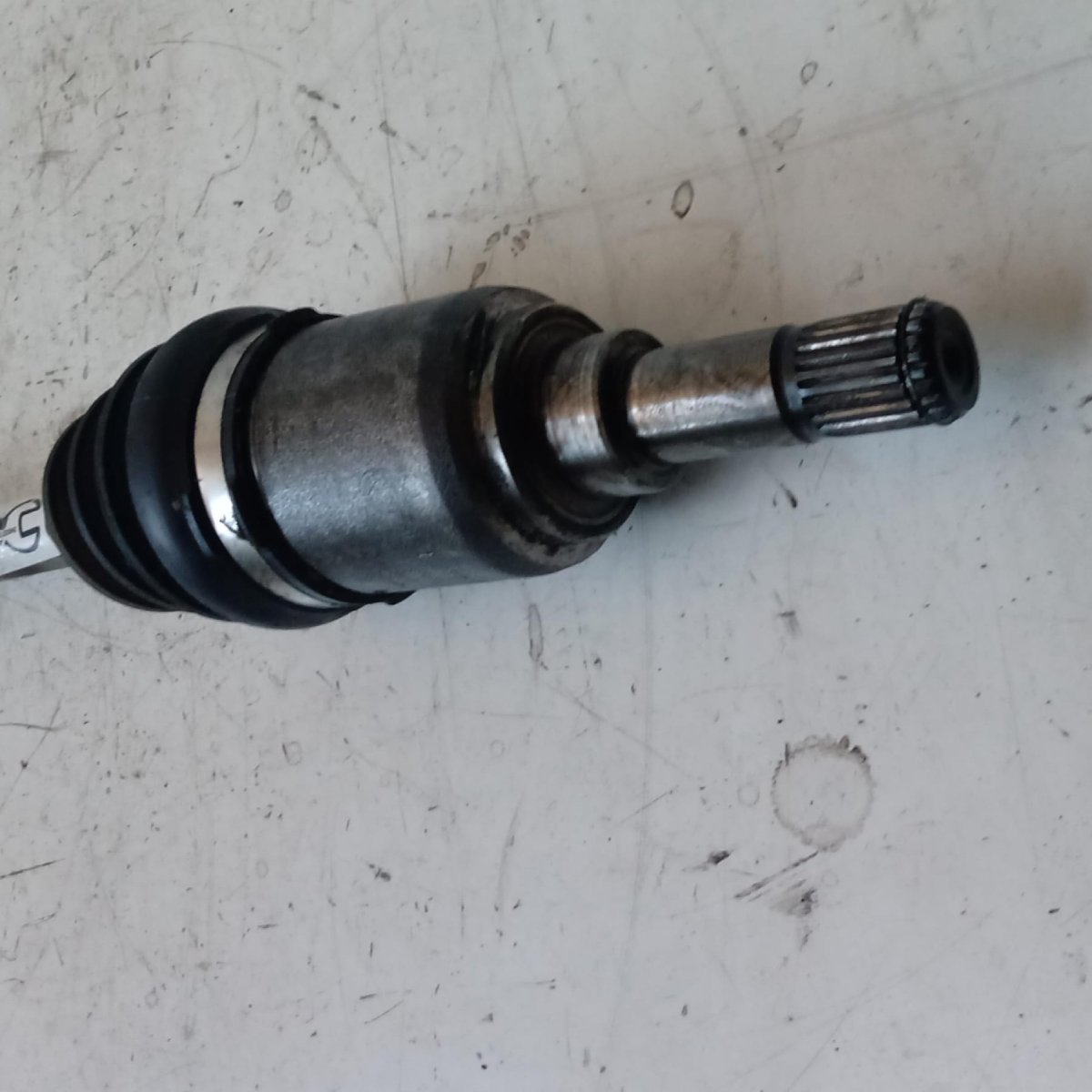 Semiasse anteriore sinistro Semiasse anteriore sinistro