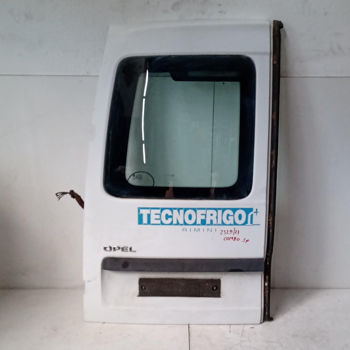 Porta posteriore da carico sinistra Porta posteriore da carico sinistra