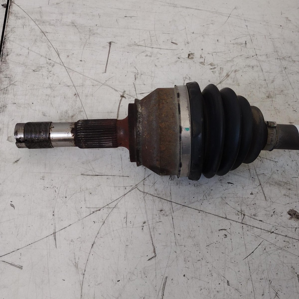 Semiasse anteriore sinistro Semiasse anteriore sinistro