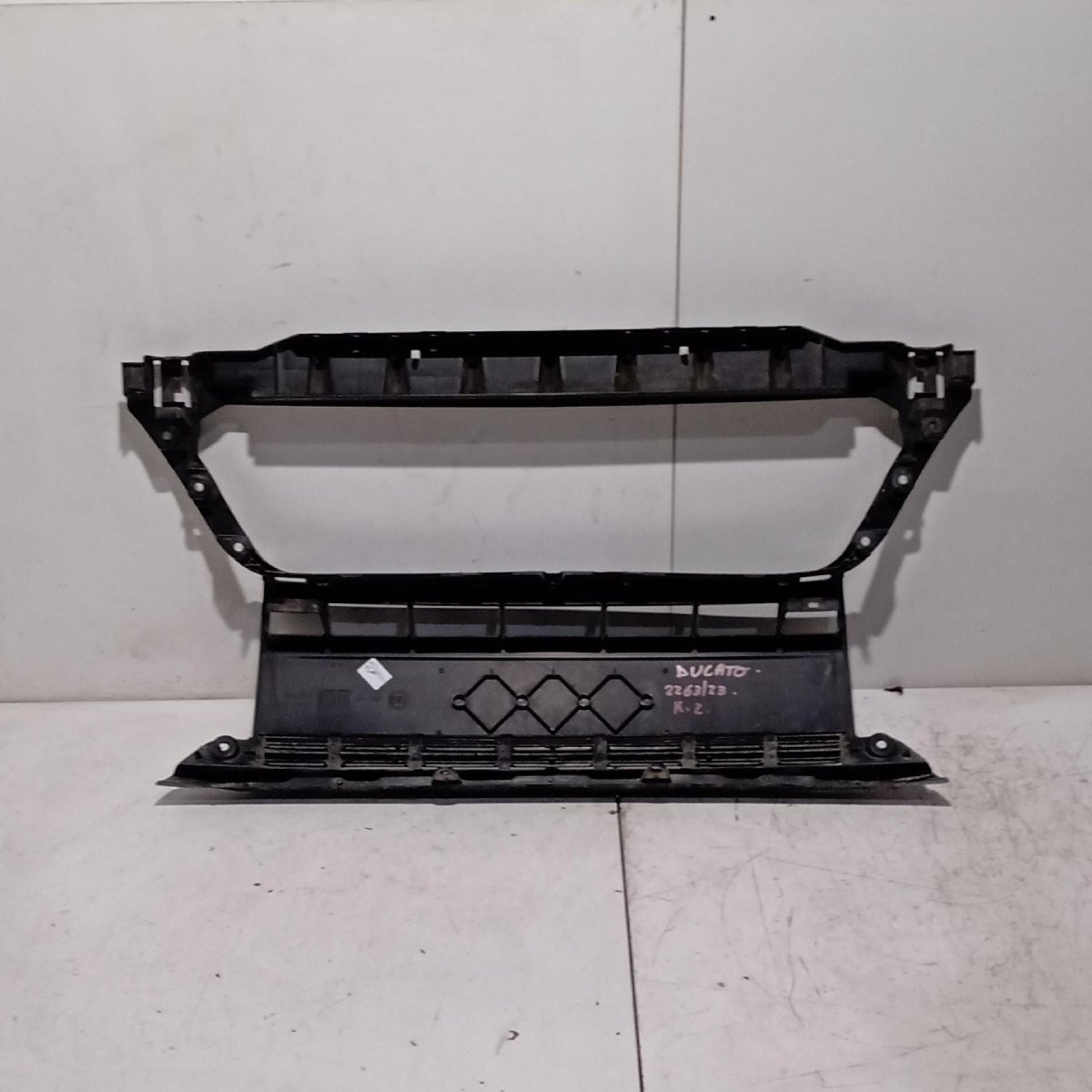 Paraurti anteriore centrale